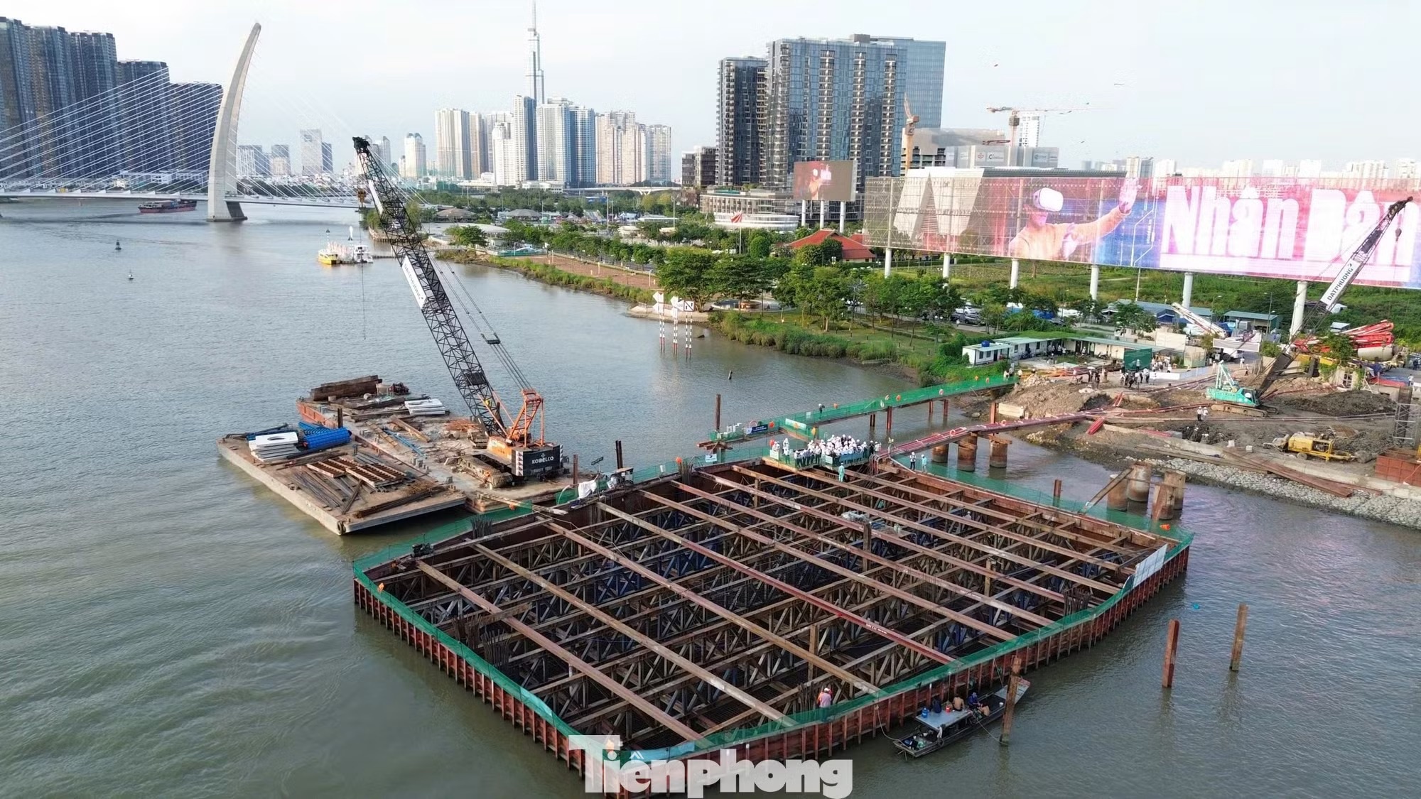 cầu đi bộ ảnh 3