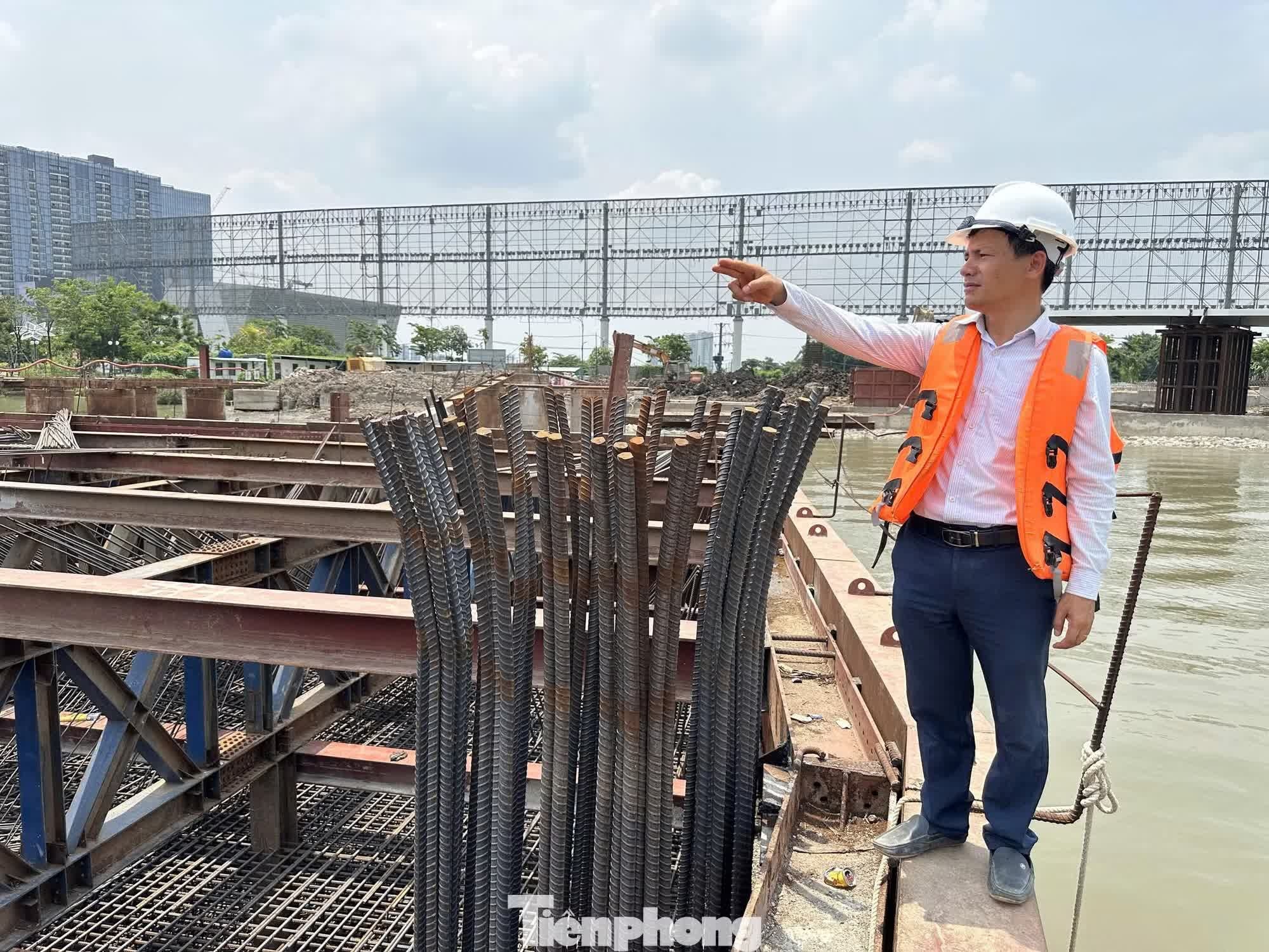 cầu đi bộ ảnh 4