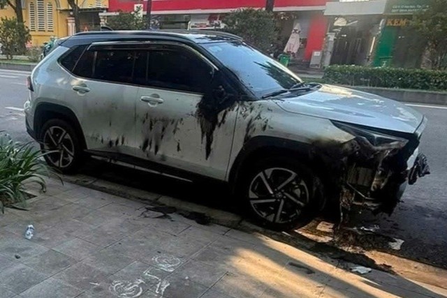 Xác định nghi phạm đốt phá ôtô trên đường phố ở Huế