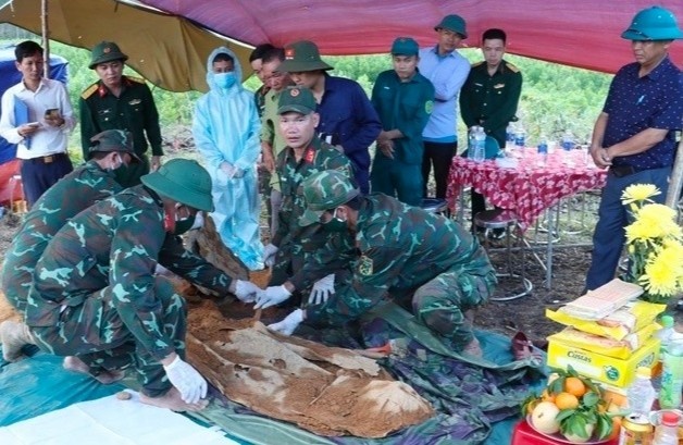Phát hiện hài cốt liệt sĩ cùng nhiều di vật trong rừng tràm ở Huế