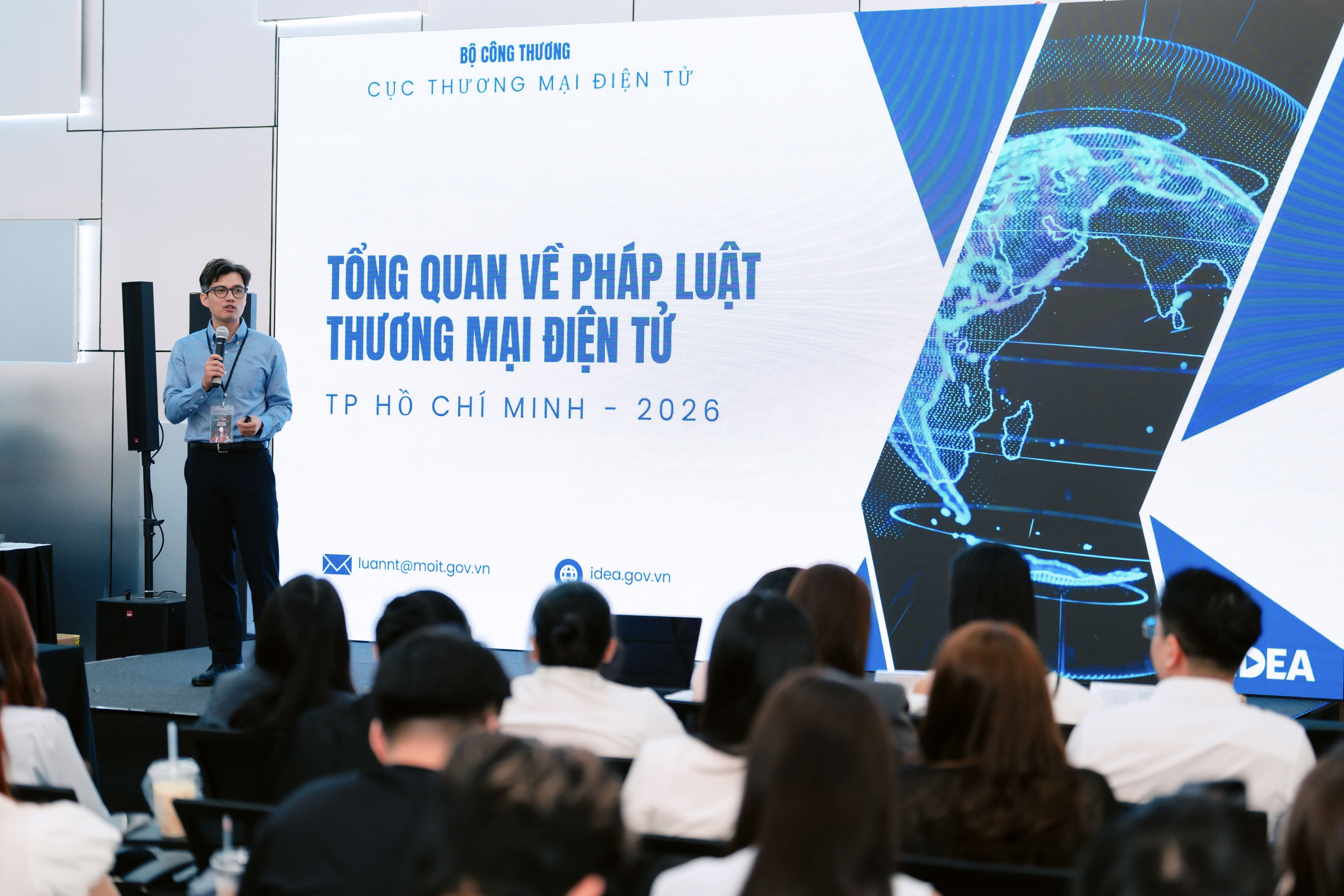 nh&agrave; s&aacute;ng tạo nội dung ảnh 2