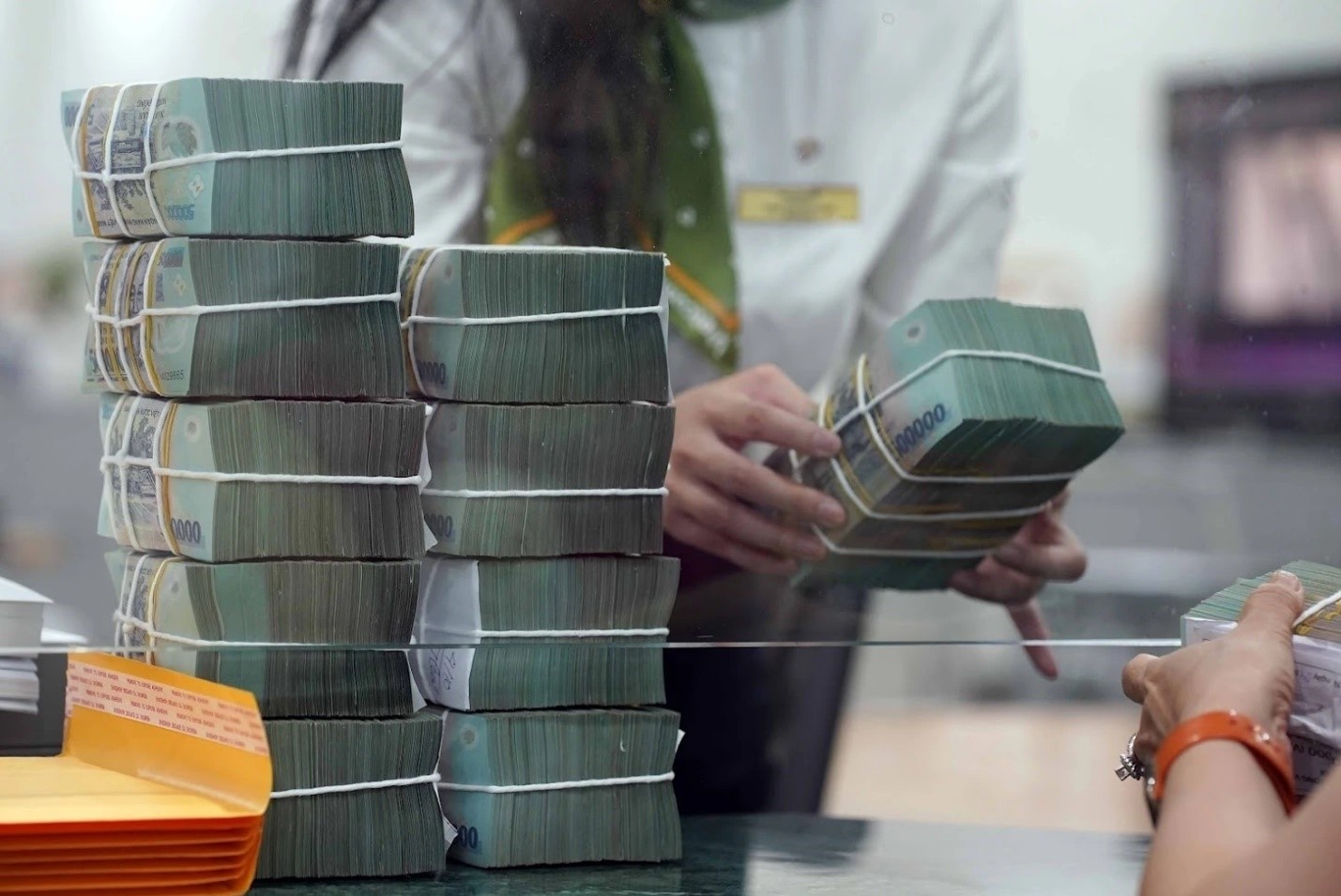 Bo sung 44.000 ty chi tra che do cho cong chuc, vien chuc khi sap xep hinh anh