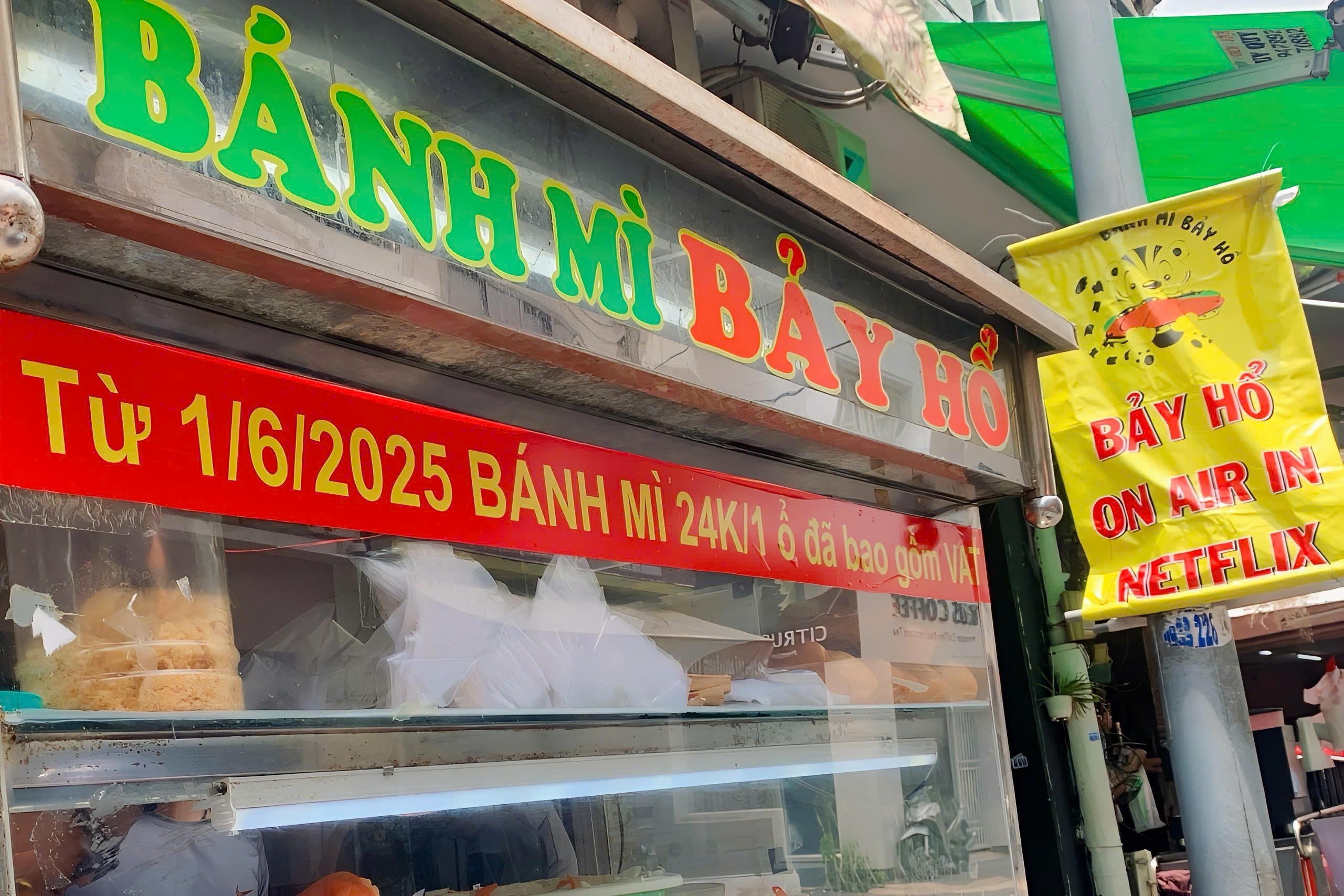 Banh mi, hu tieu o TP.HCM tang gia hinh anh