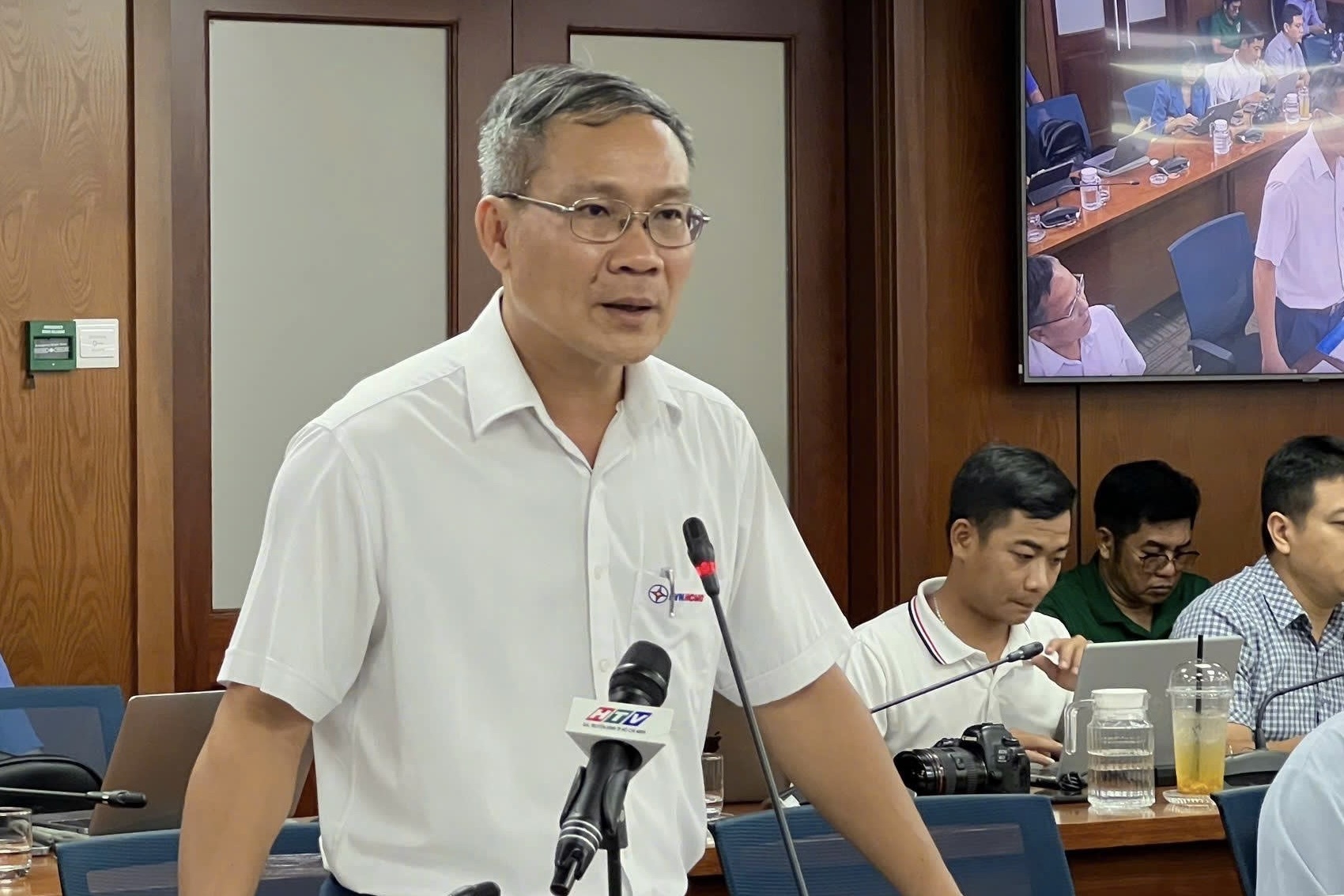 Trung tam cham soc khach hang EVNHCMC qua tai sau sap nhap hinh anh