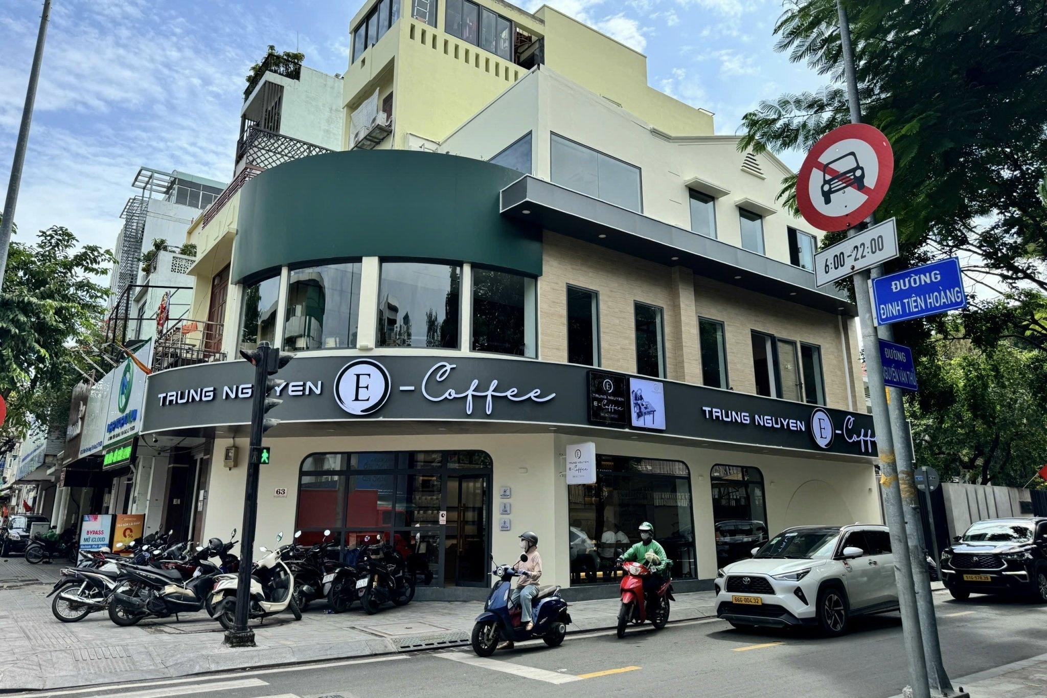 Trung Nguyen 'thau tom' loat mat bang tung thuoc chuoi ca phe Thai Lan hinh anh