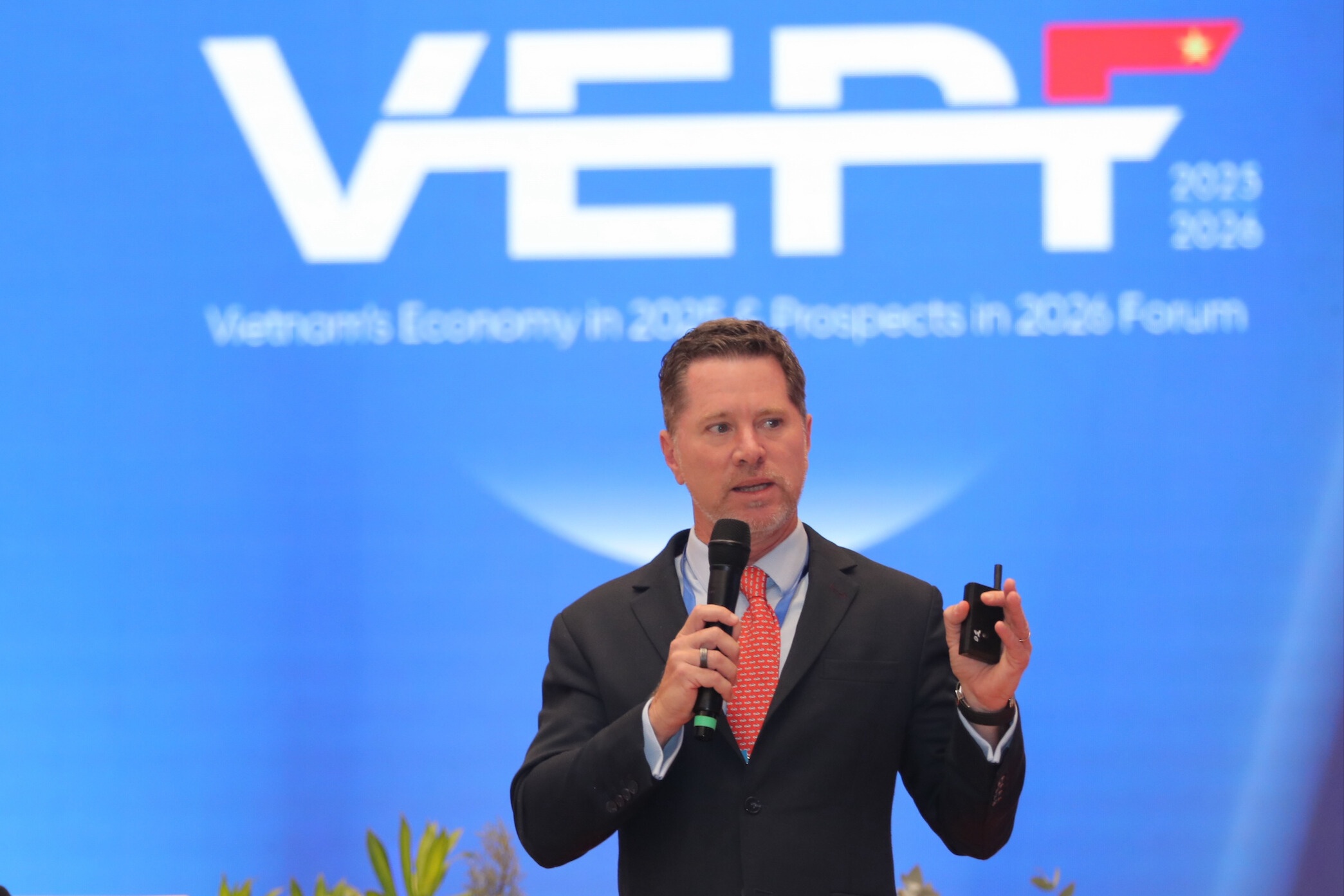 Tong giam doc HSBC Viet Nam hien ke cho doanh nghiep hut von ngoai hinh anh