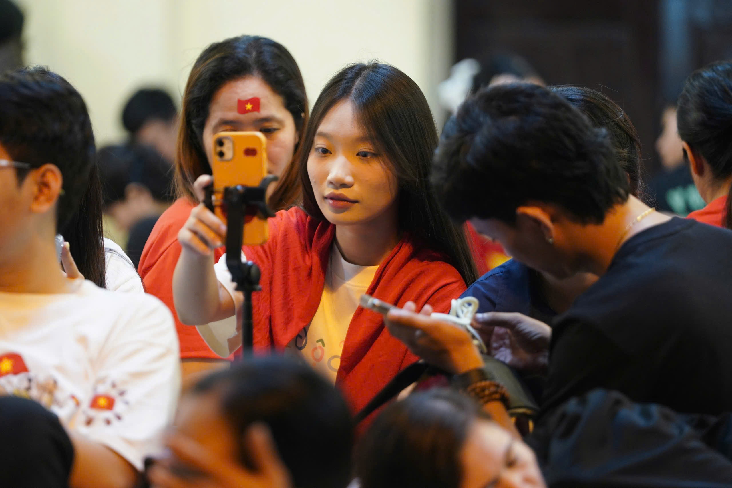 Thuc trang livestream, cho den sang xem dieu binh hinh anh