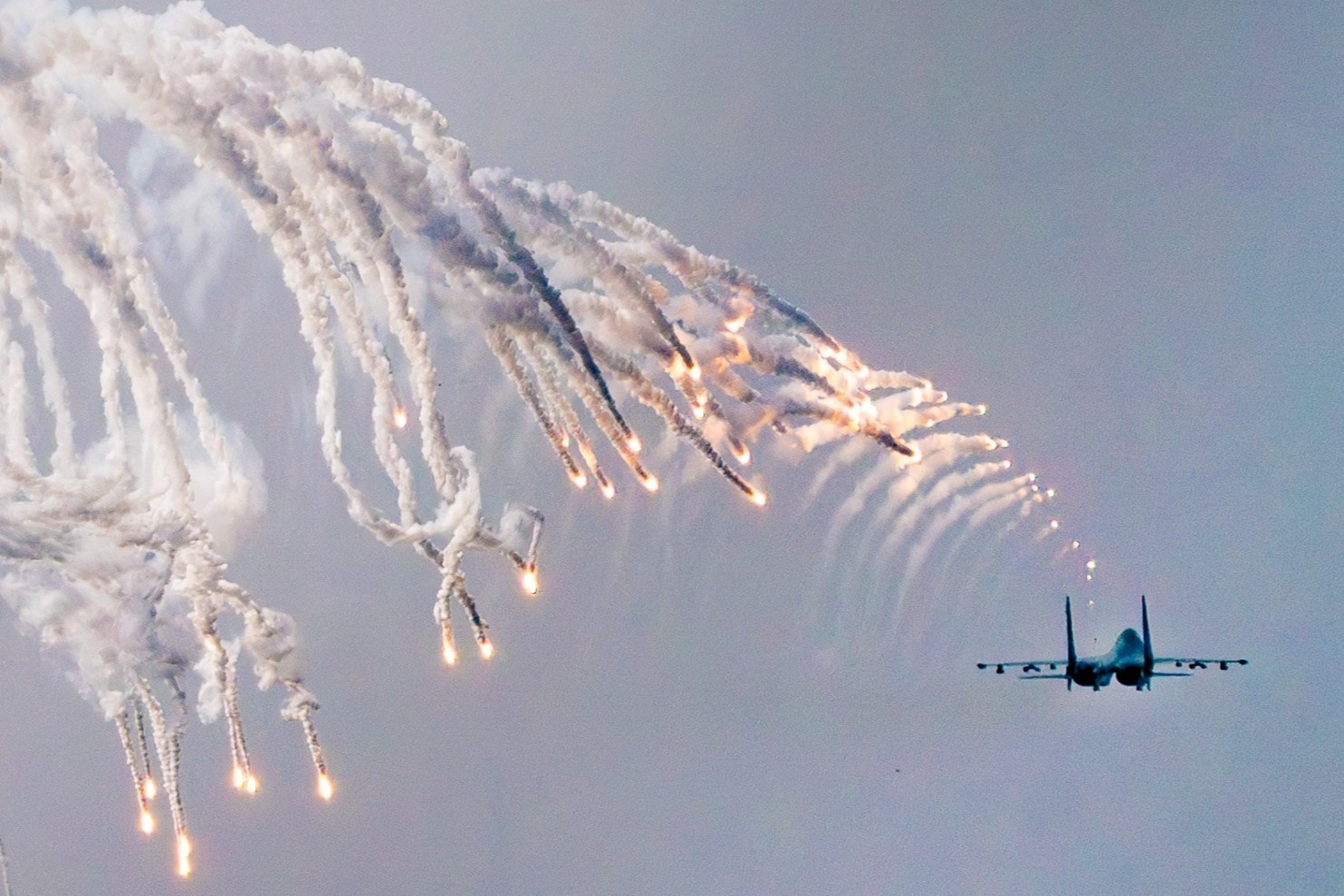 Uy luc khong quan Viet Nam lam bung sang le dieu binh 2/9 hinh anh