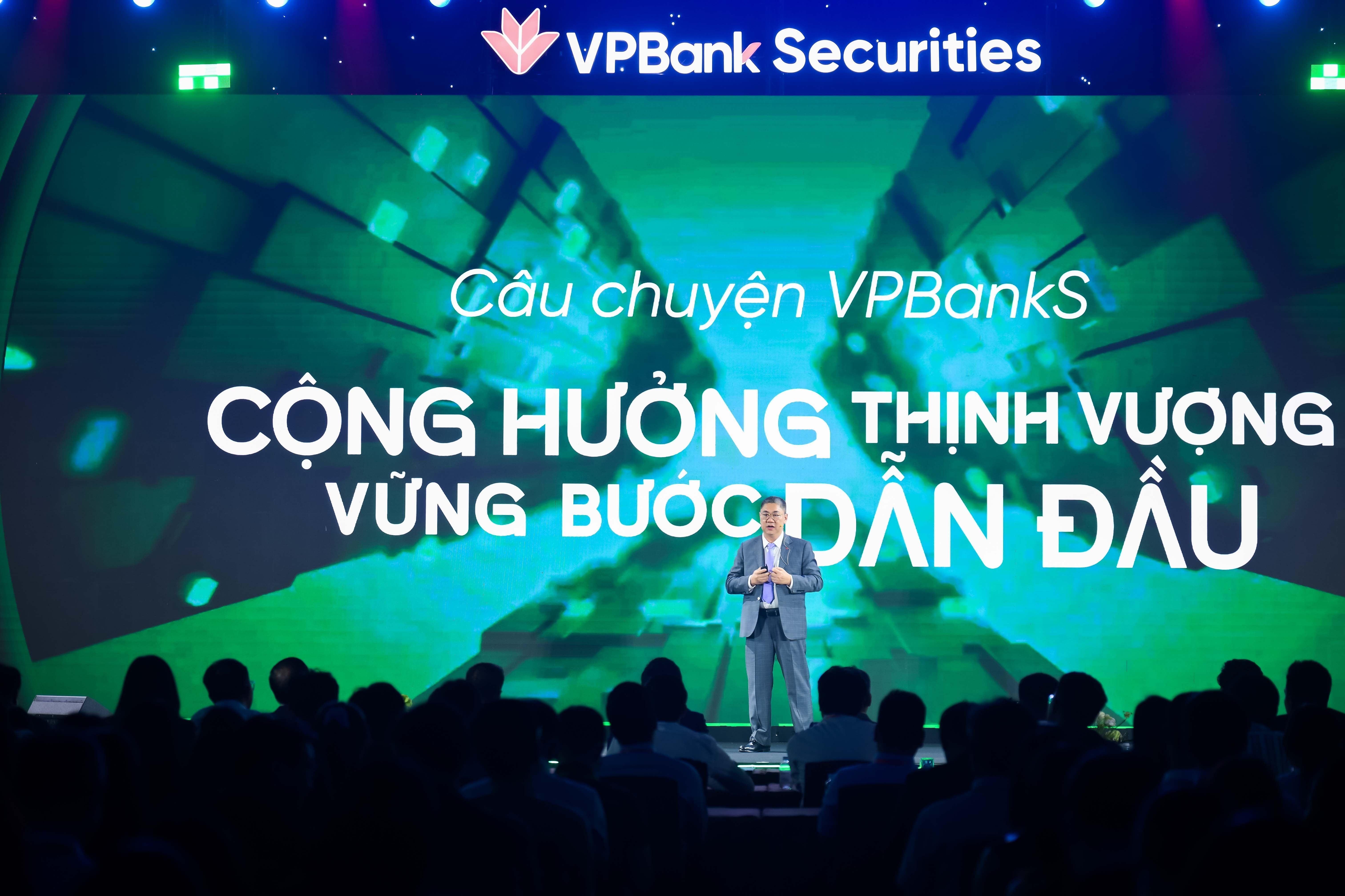 Ly do VPBankS quyet lam IPO lich su trong thang 10 hinh anh