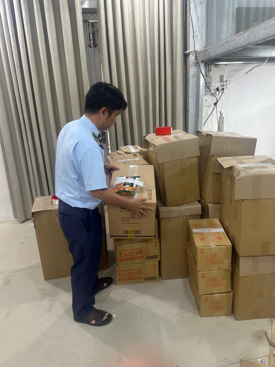 thuc pham khong xuat xu,  nguon goc anh 1