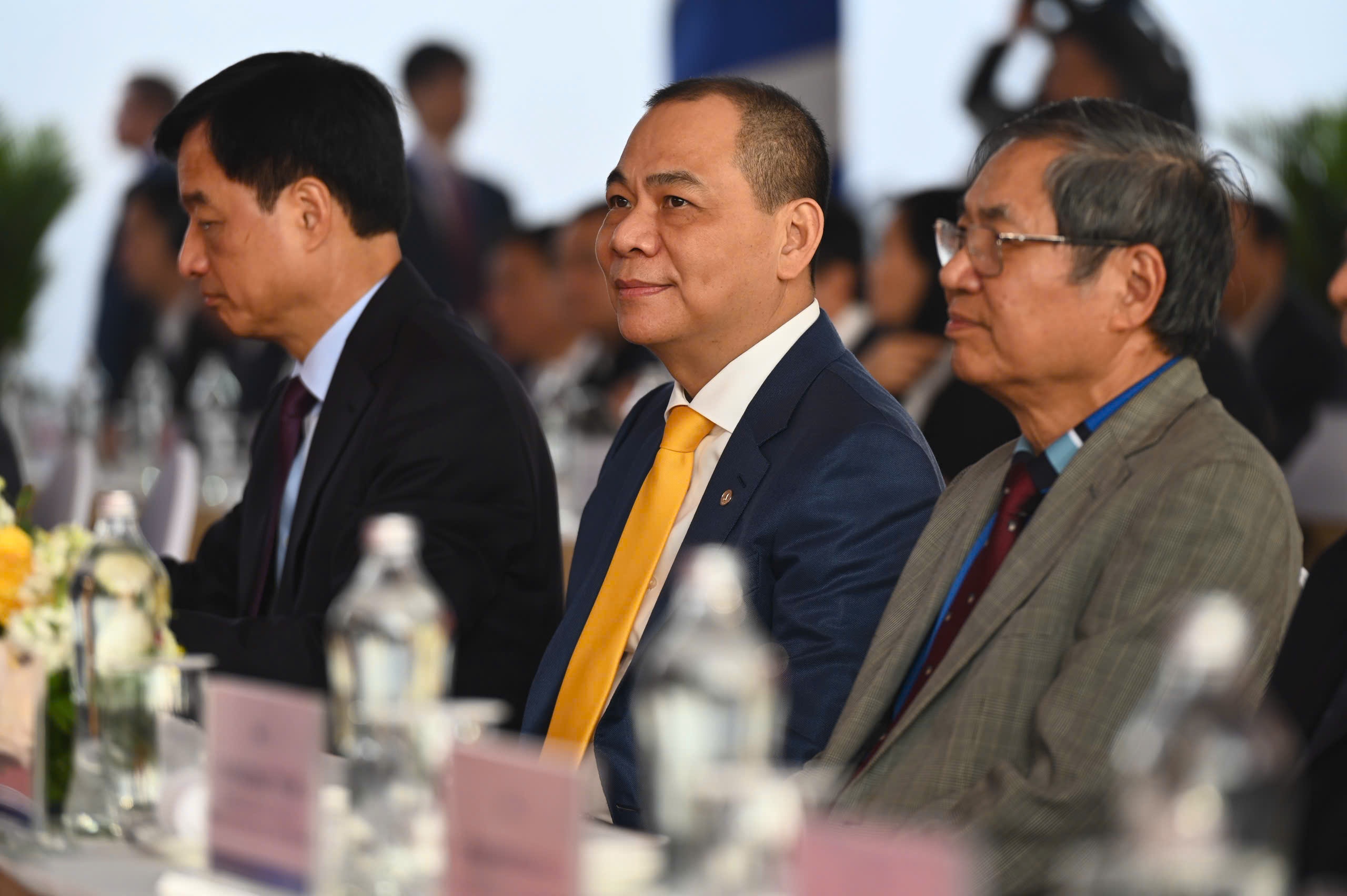 Nhung doanh nhan 'dac biet' tai le khoi cong lich su cua dat nuoc hinh anh