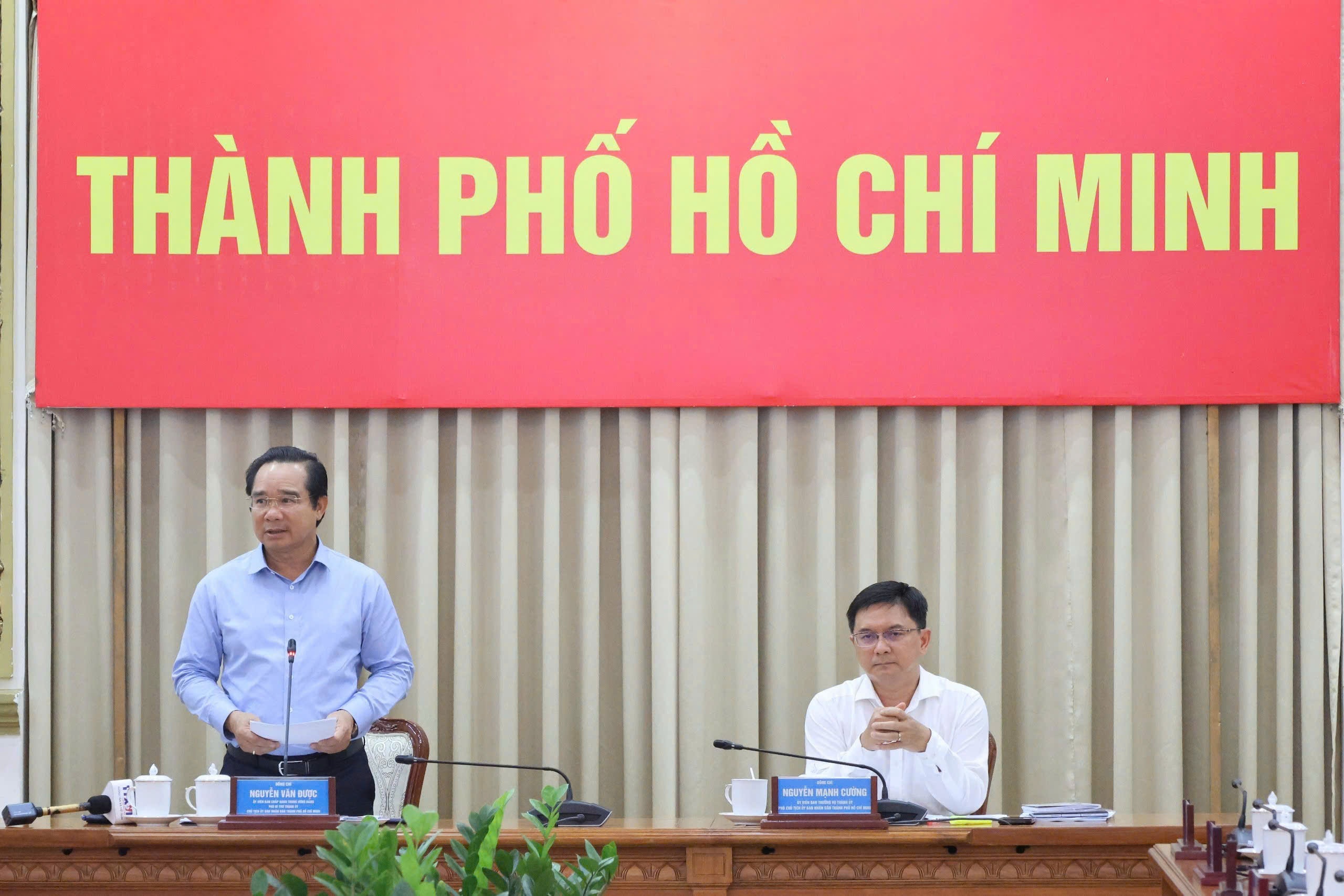 Chu tich TP.HCM: Doi moi tu duy dieu hanh de hut nha dau tu lon hinh anh