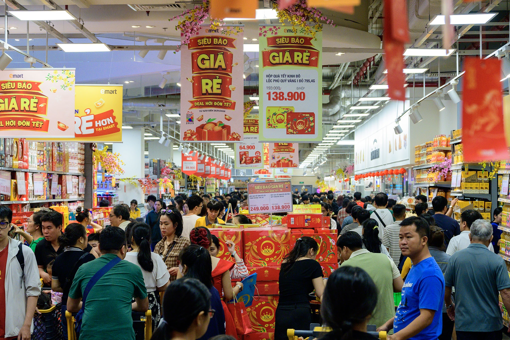 Co gi trong gio qua Tet duoi 100.000 dong? hinh anh