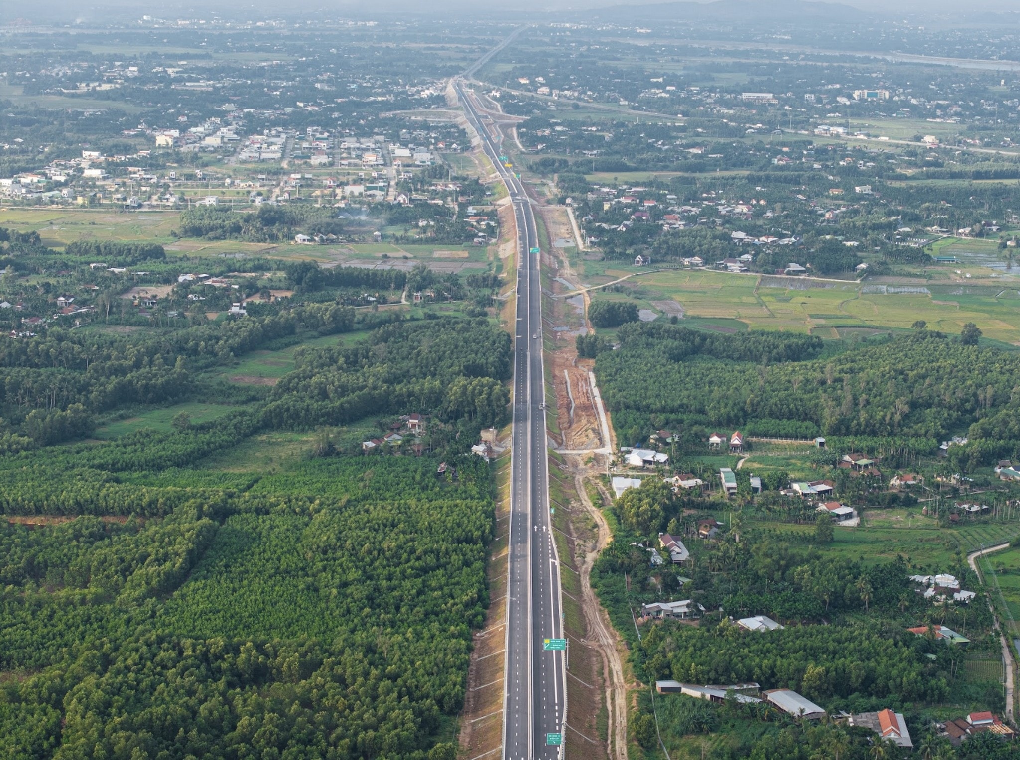 Chinh thuc thong xe cao toc Quang Ngai - Hoai Nhon hom nay hinh anh