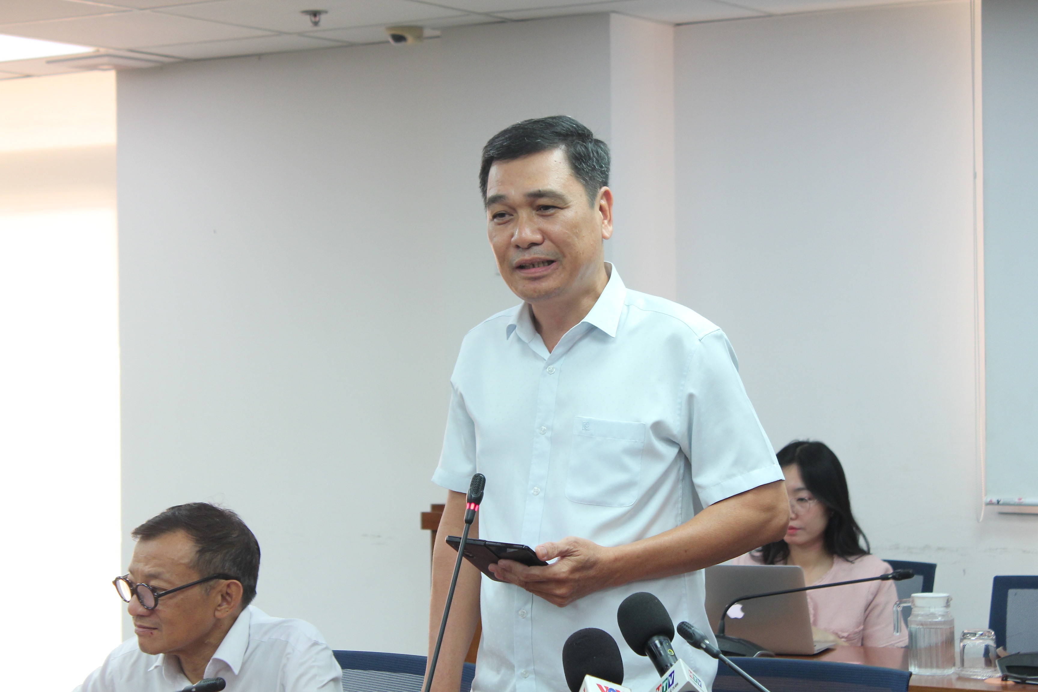 Hai san bay TP.HCM du kien don hon 133.000 luot khach/ngay dip 30/4 hinh anh