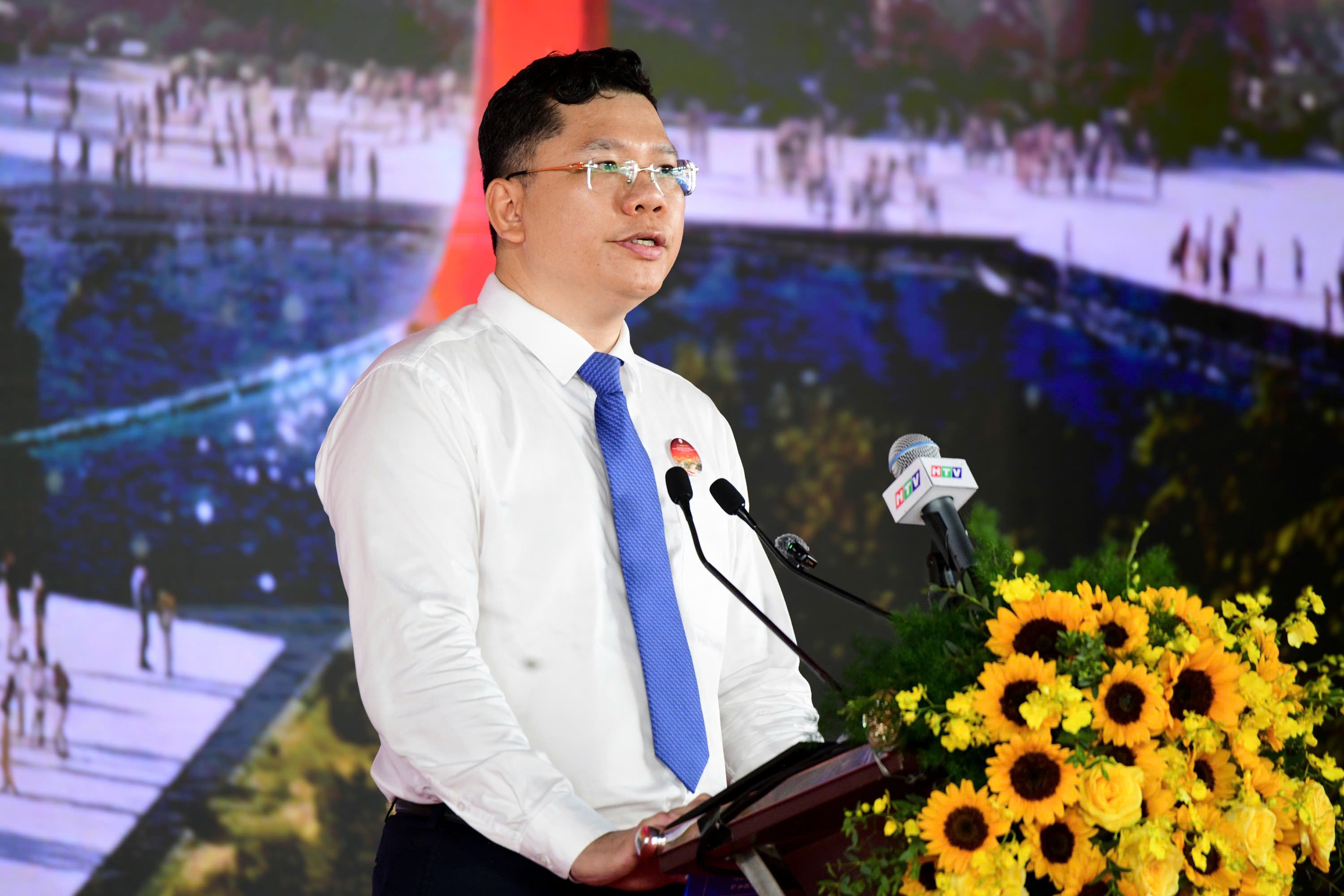 lanh dao tp.hcm anh 1