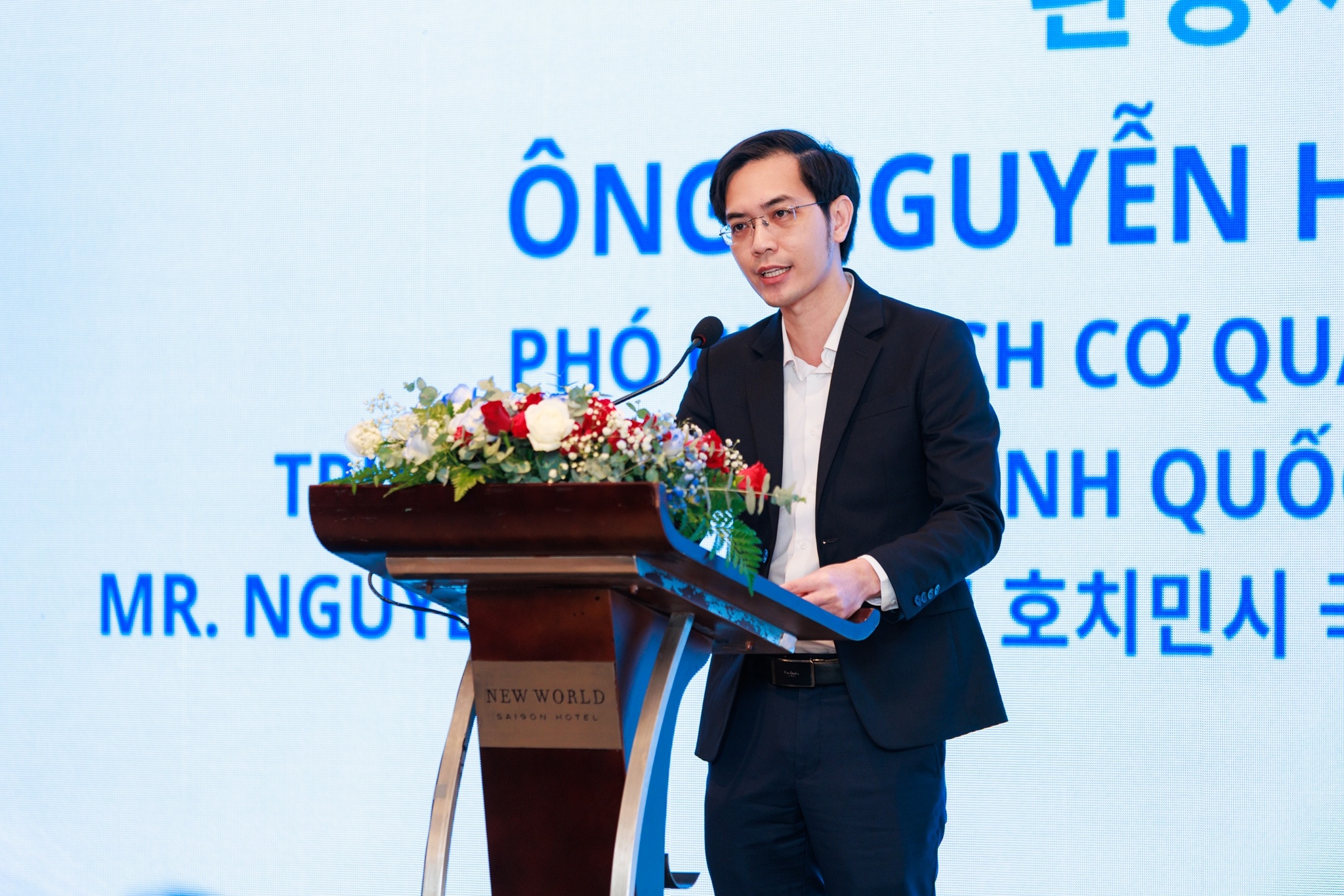 trung t&acirc;m t&agrave;i ch&iacute;nh ảnh 1