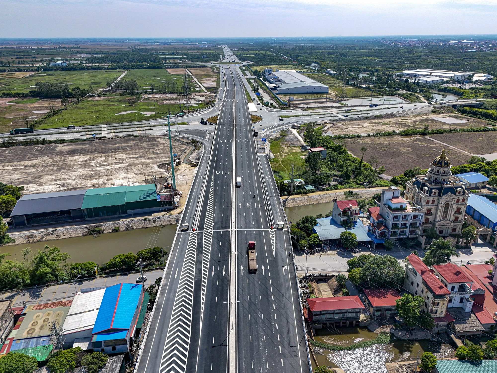 Chuyển động tại dự án cao tốc 26.000 tỷ do liên danh Vingroup đầu tư