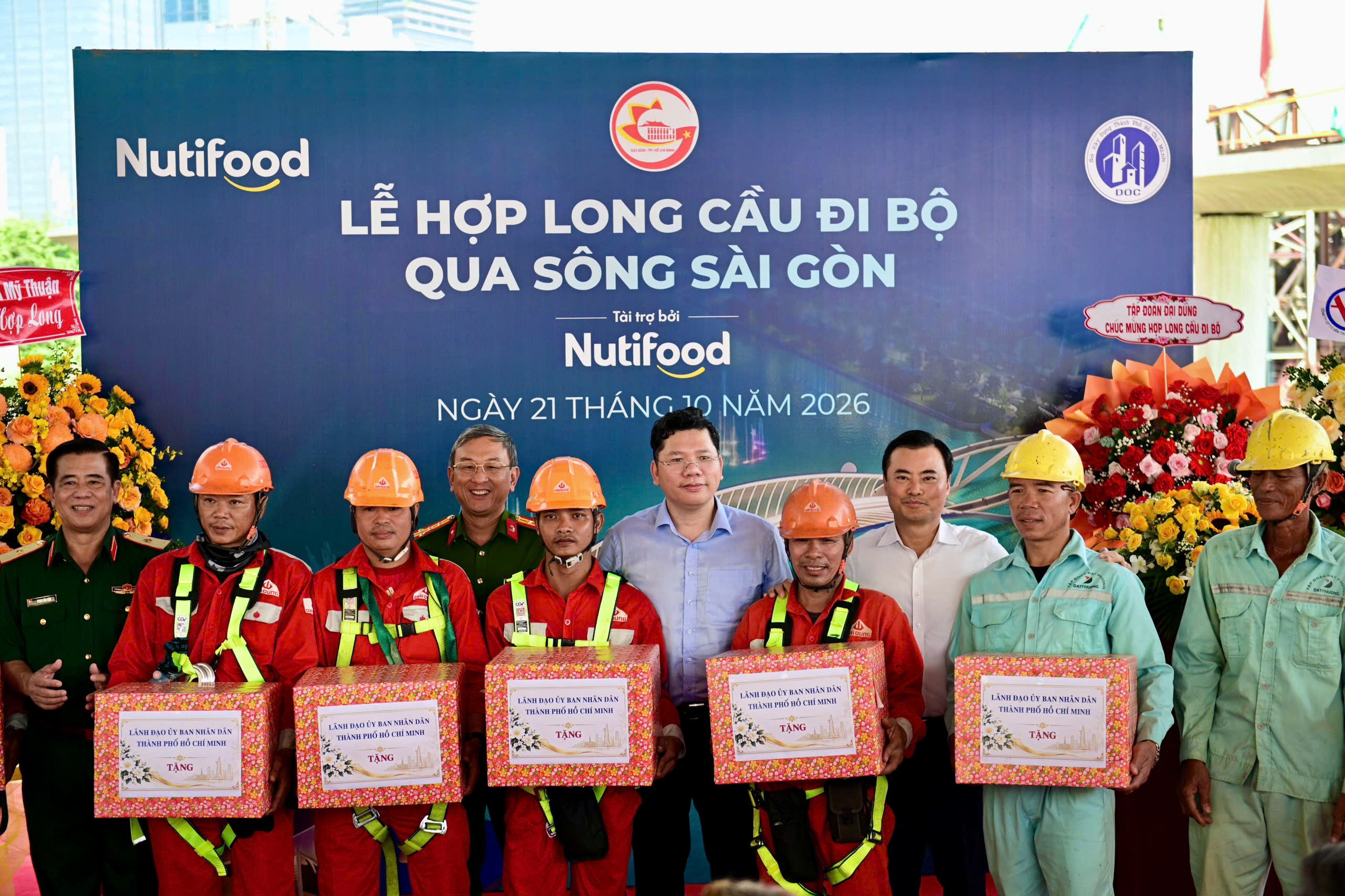 cầu đi bộ ảnh 5