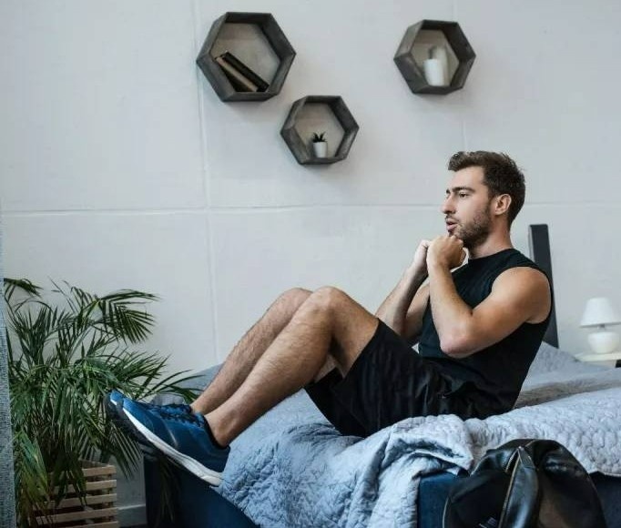 5 bai tap dot mo thuc hien ngay tren giuong hinh anh