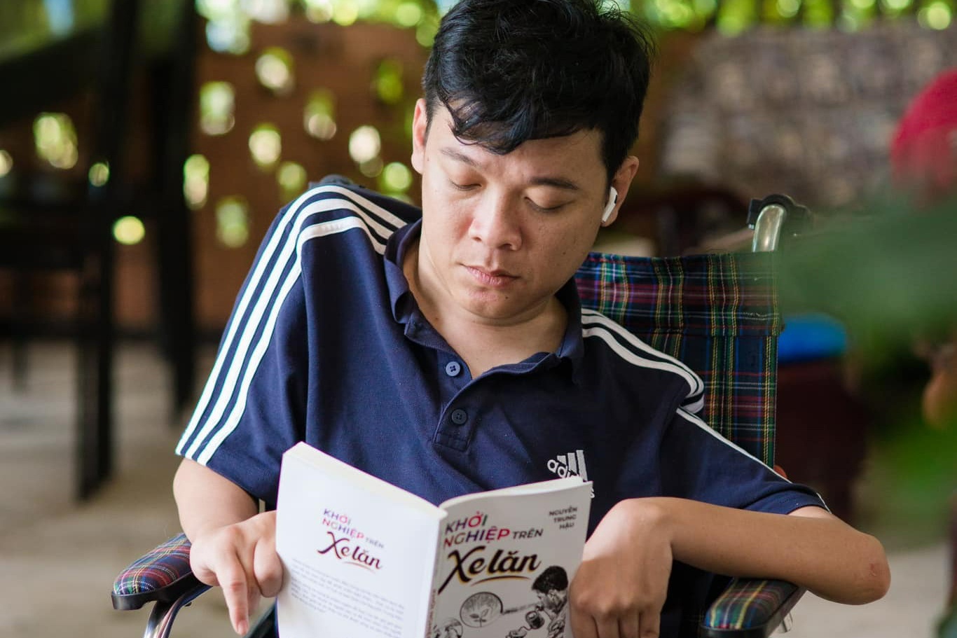 'Sach mang lai anh sang cho cuoc doi toi' hinh anh