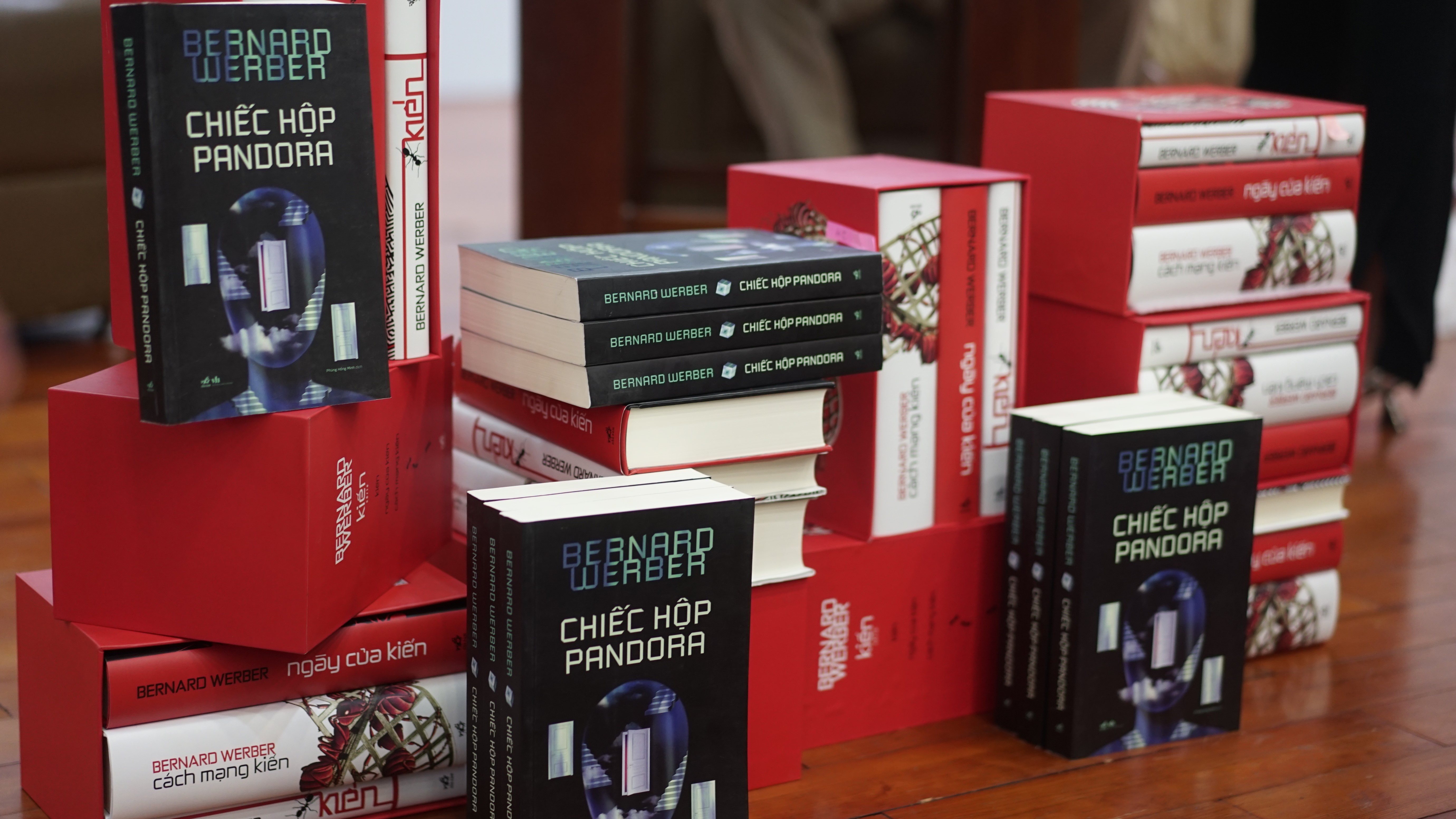 Nha van Bernard Werber anh 2