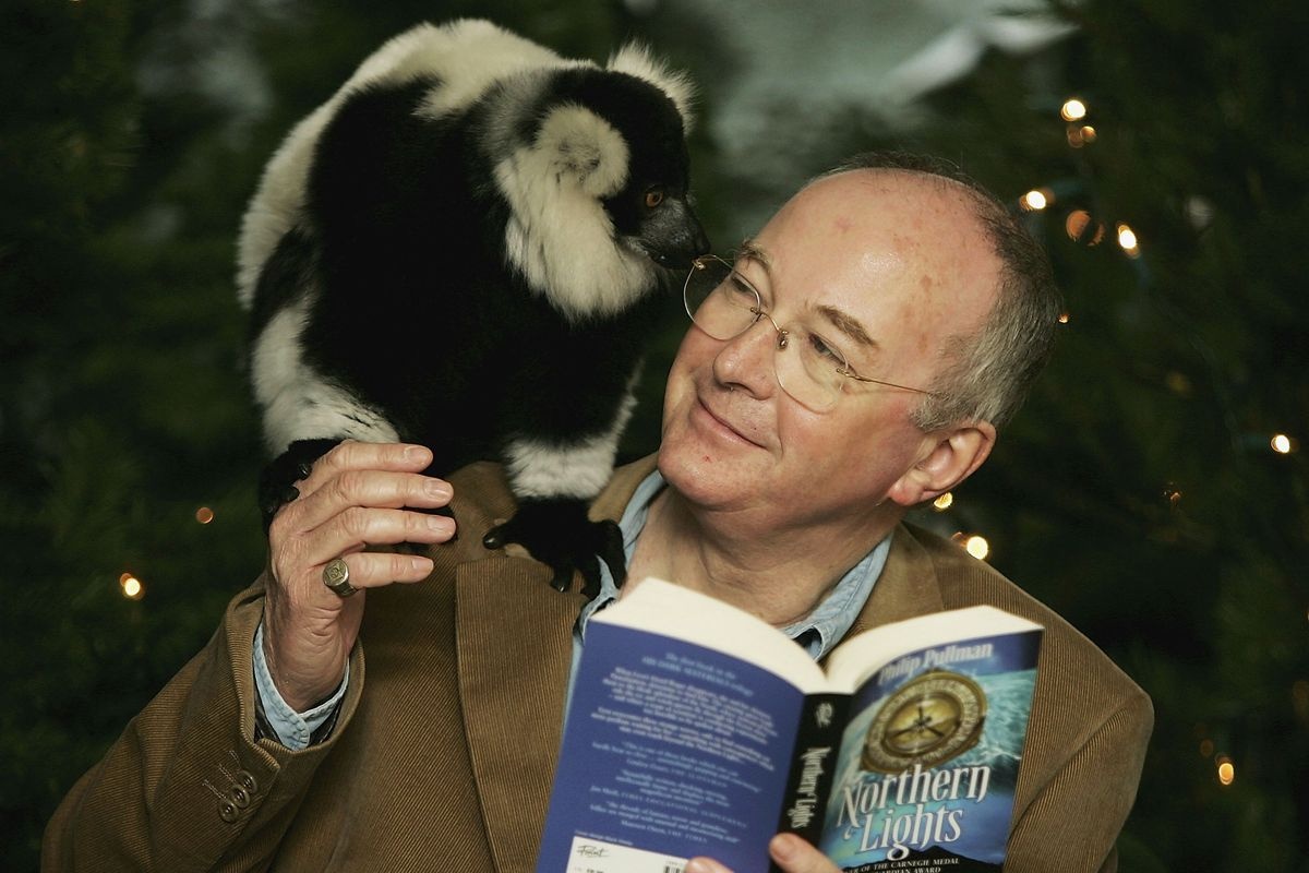 Nha van viet tay toan bo ban thao trong gan 50 nam hinh anh