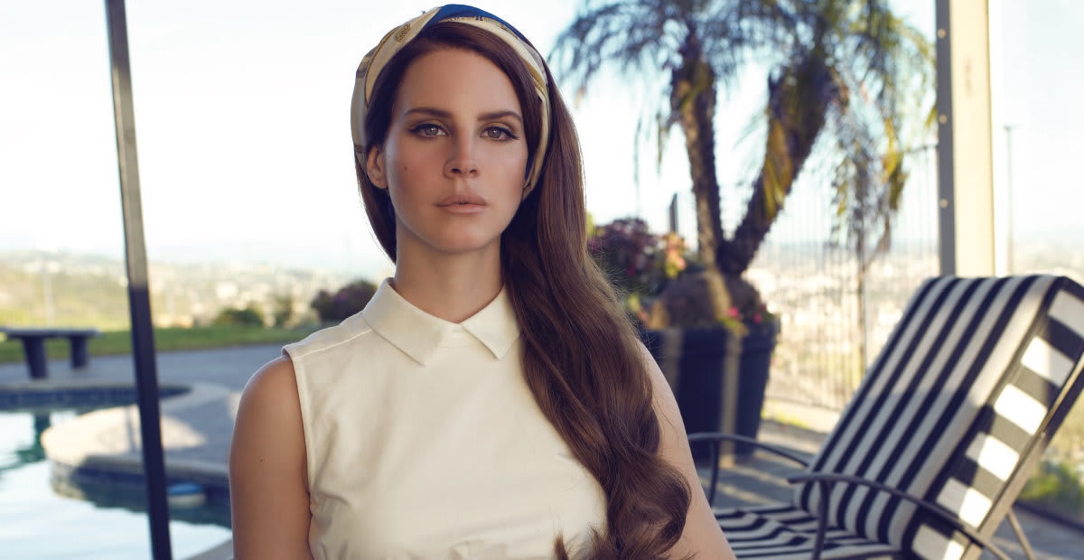 Tap tho dau tay cua ca si Lana Del Rey hinh anh