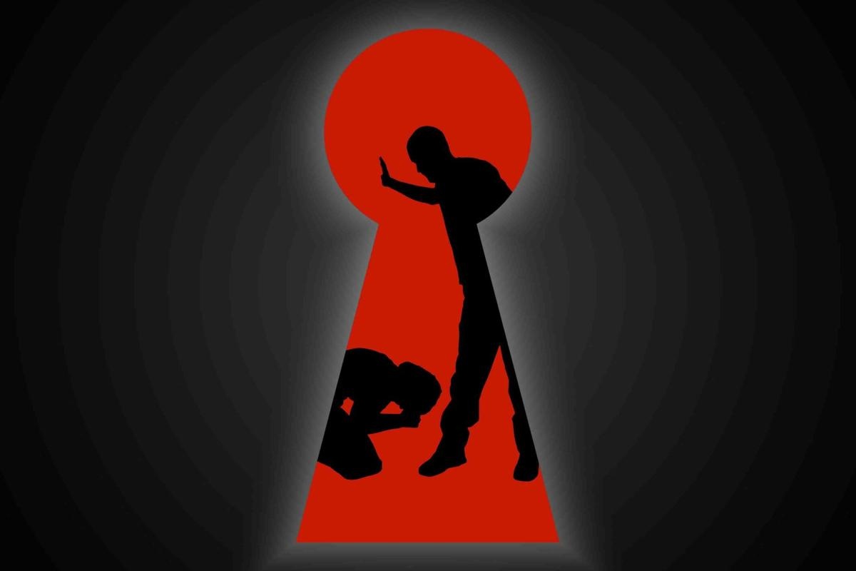 Bi kich hon nhan dang sau canh cua dong hinh anh