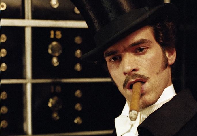 Tai sao ta yeu thich nhung toi pham tai tu? hinh anh