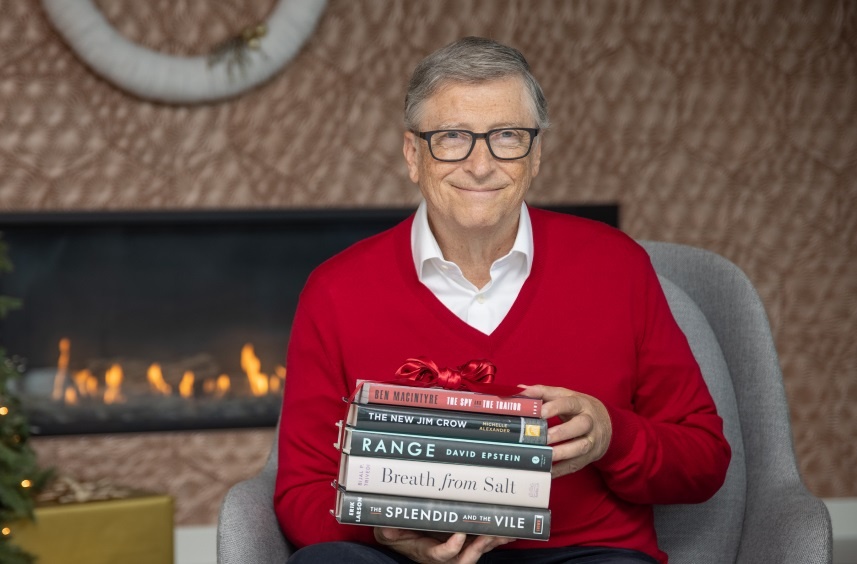 Bill Gates goi y 5 cuon sach cho mot nam nhieu bien dong hinh anh