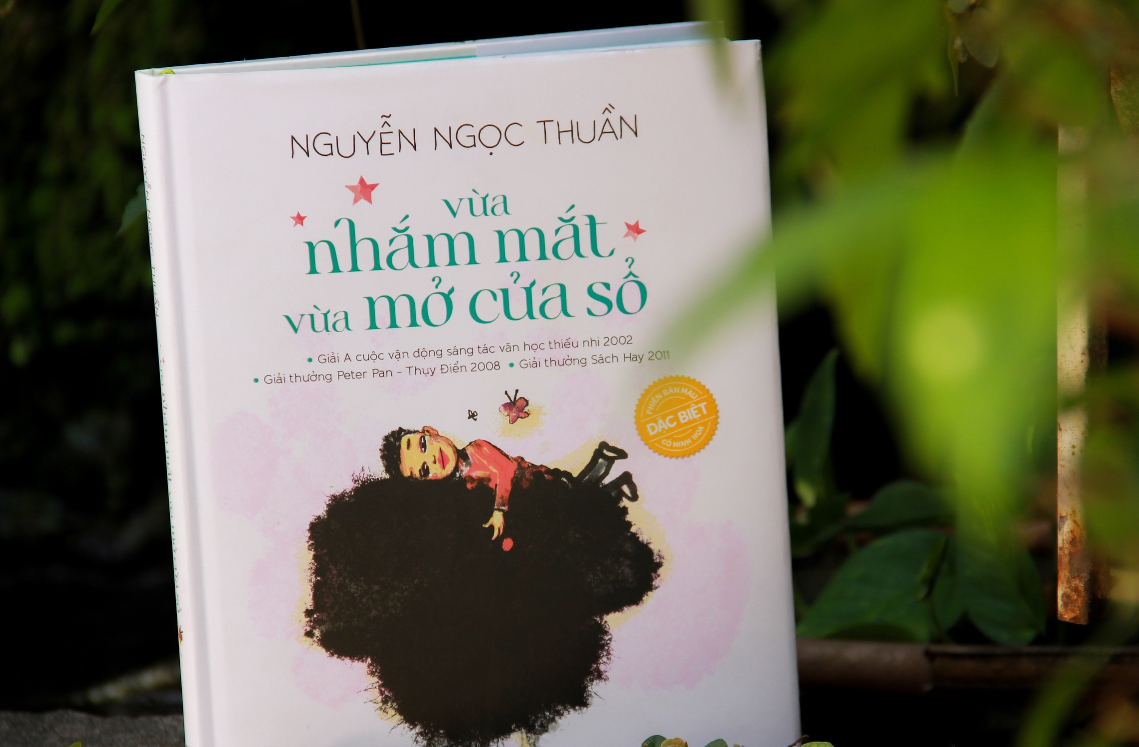 Sach Vua nham mat vua mo cua so dac biet anh 1