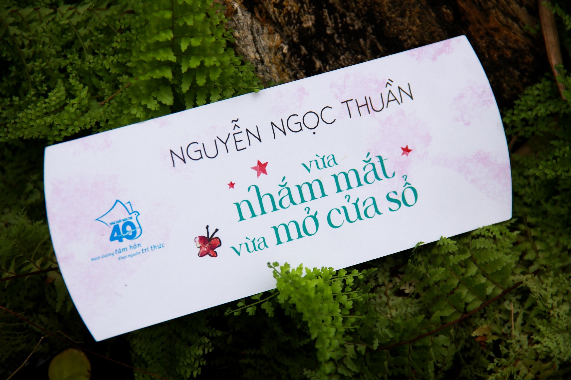 Sach Vua nham mat vua mo cua so dac biet anh 8