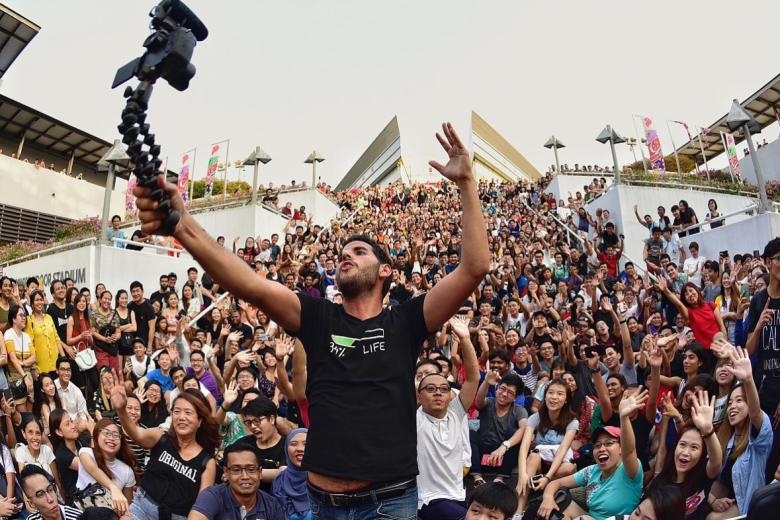 60 giay vong quanh the gioi cung Nas Daily hinh anh