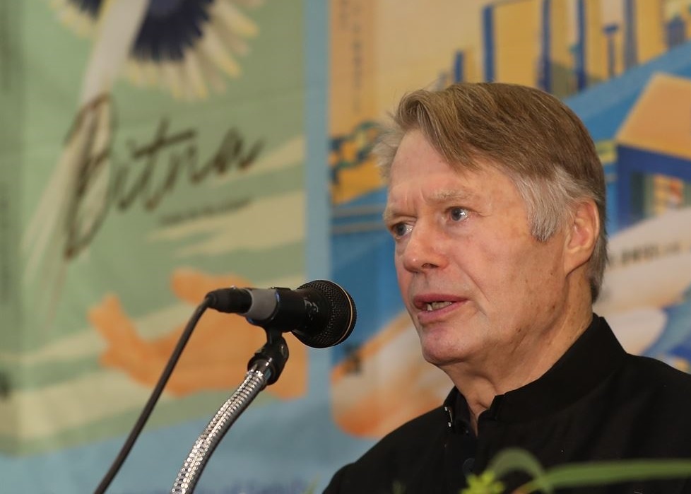 Mien co tich nhung manh thuy tinh vo cua nha van Phap hinh anh