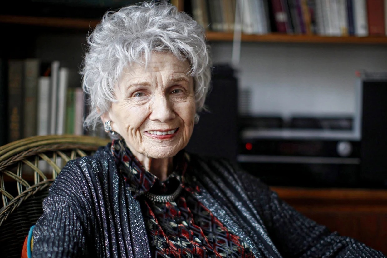 Chu nhan Nobel Van chuong 2013 qua doi o tuoi 92 hinh anh