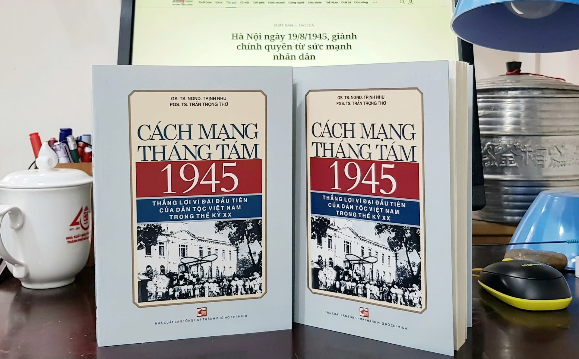 Tu lieu ve Cach mang Thang Tam qua nhung cuon sach hinh anh