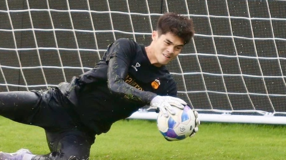 Thu mon Trung Kien bat luc truoc CLB CA TP.HCM hinh anh