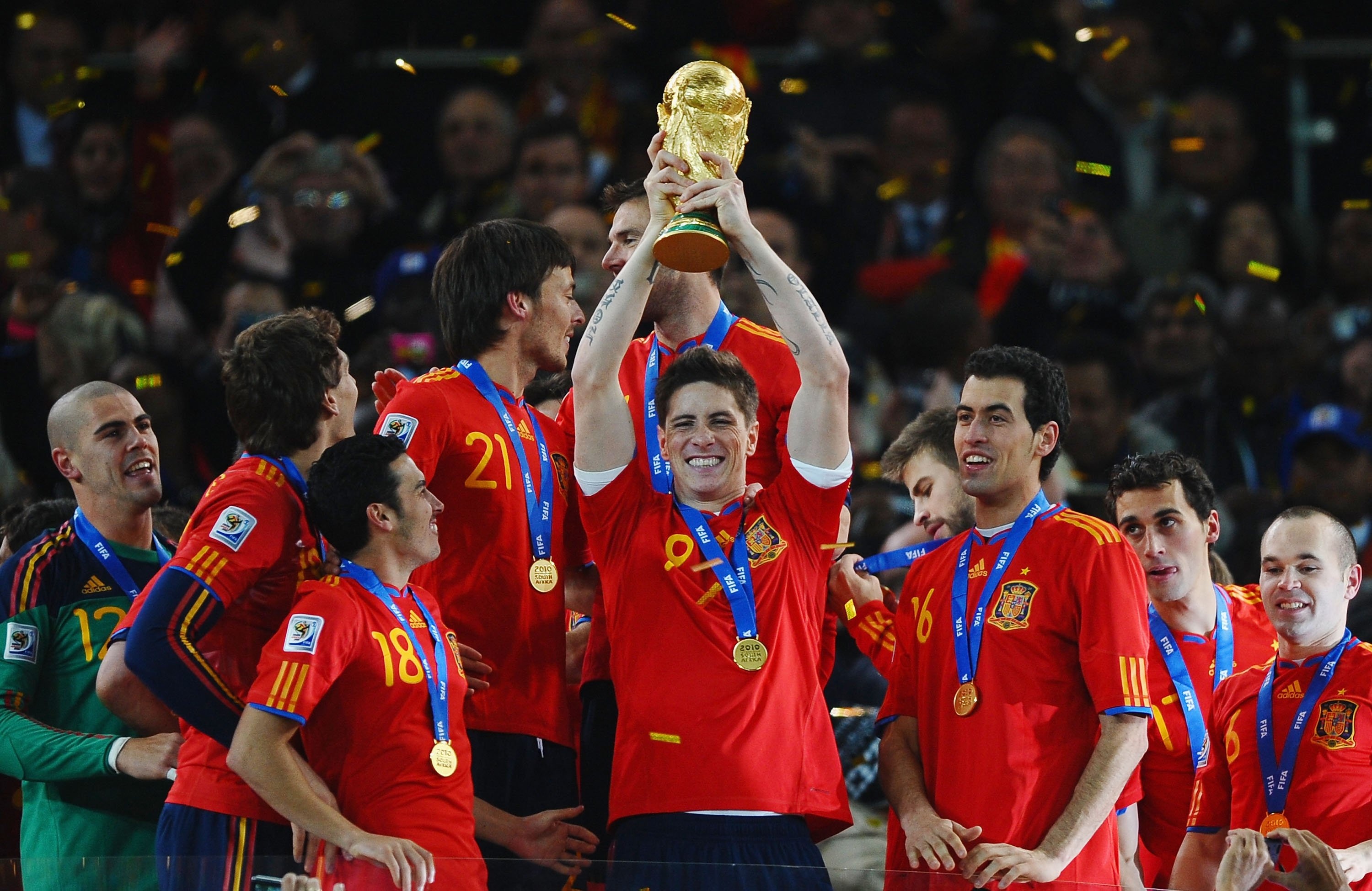 Torres tung xuat sac the nao khi len tuyen hinh anh