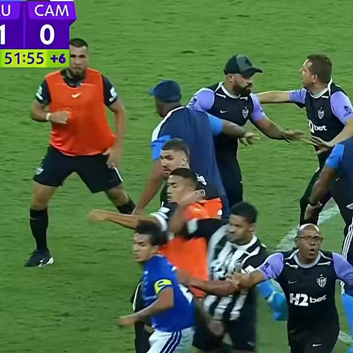 Hon loan o derby Brazil hinh anh