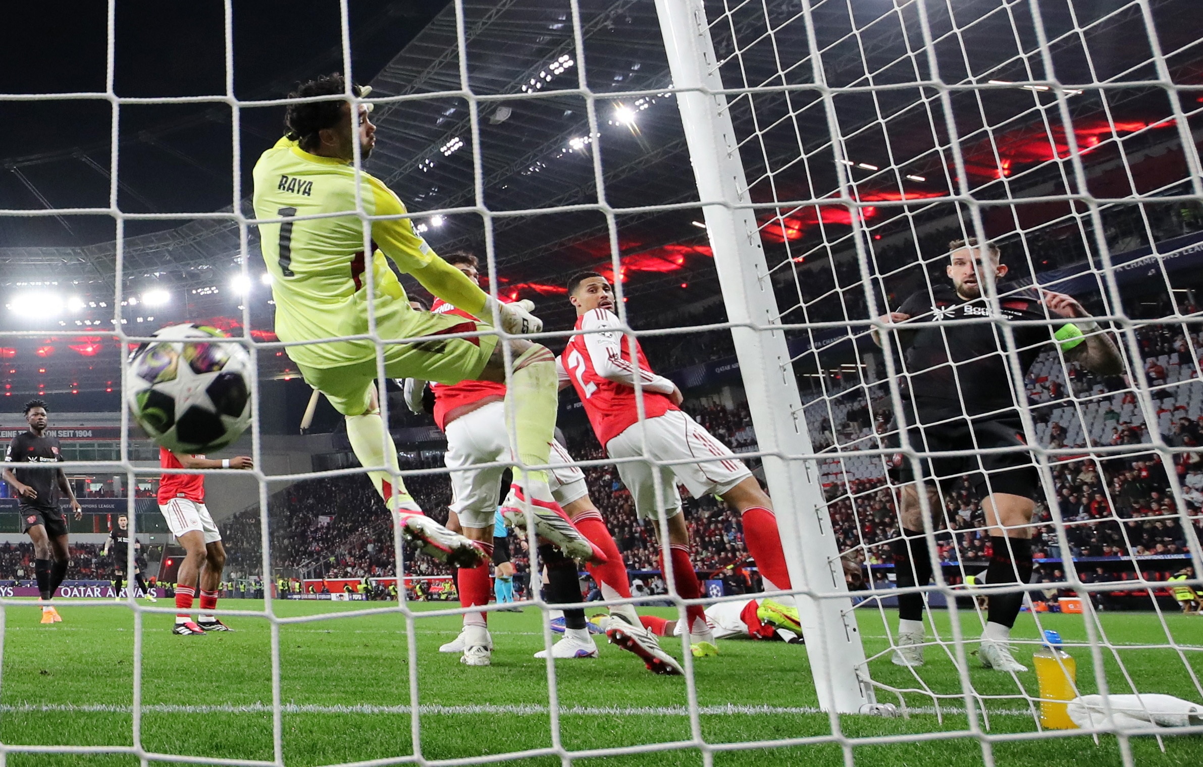 Arsenal xuat hien o Budapest truoc chung ket Champions League hinh anh