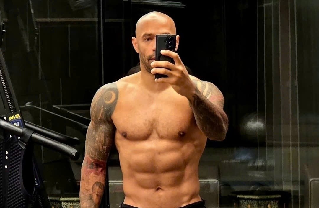 Henry gay an tuong o tuoi 48 hinh anh