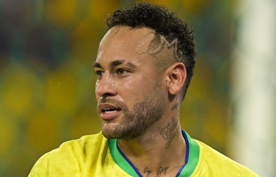 Ai that su du tam mang chiec ao so 10 cua doi tuyen Brazil hinh anh