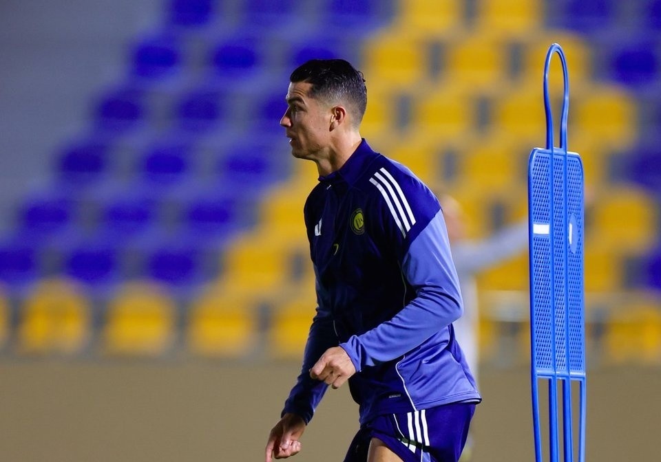 Ronaldo ngu it, choi hay hinh anh