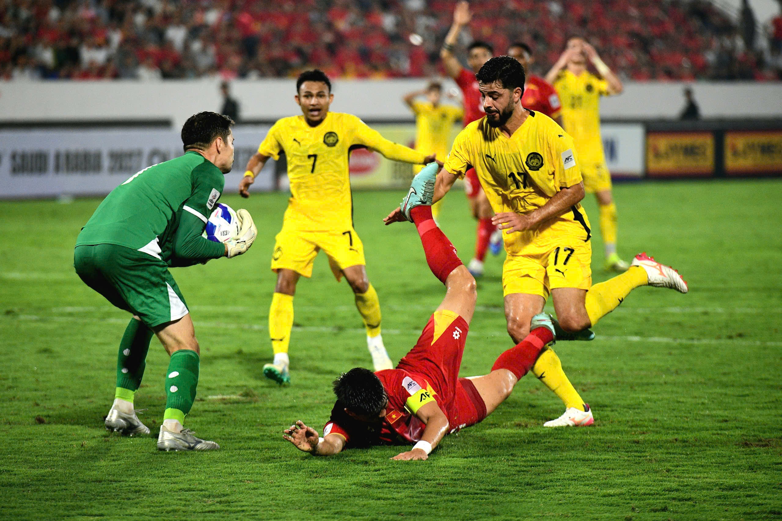 Filip Nguyen chung minh gia tri ban than hinh anh