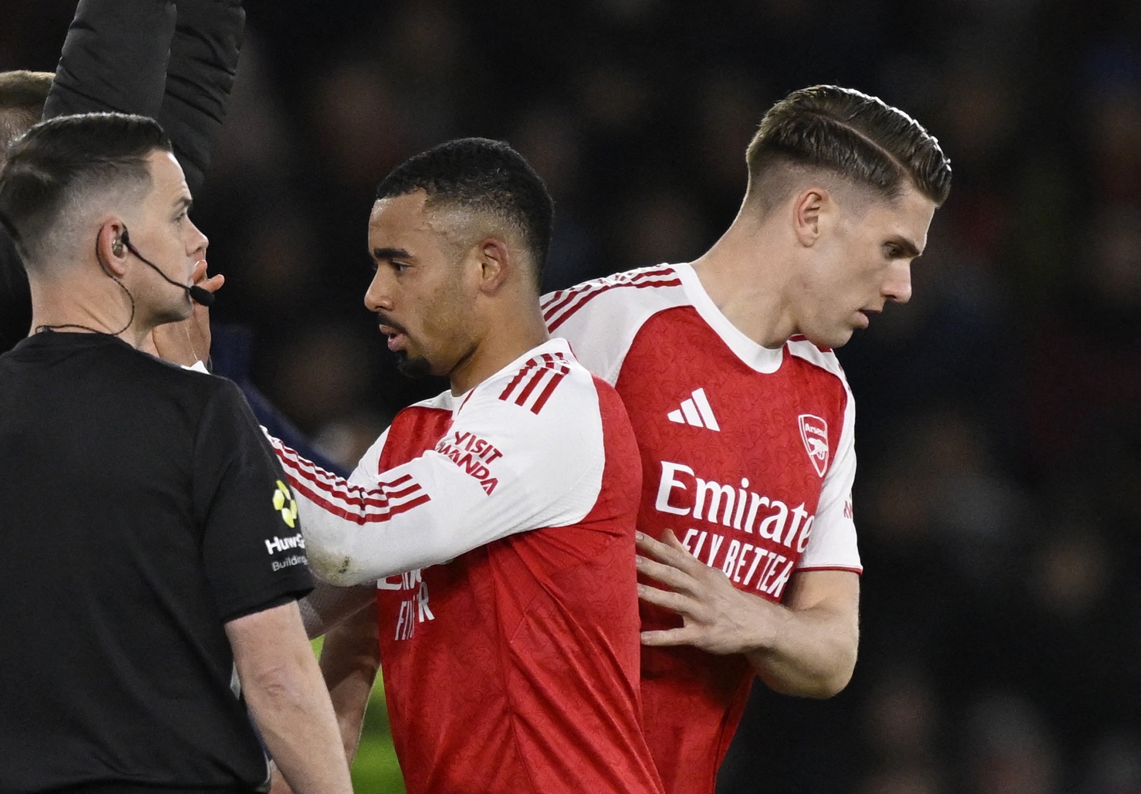 Arsenal truoc gio G - toan tinh chien thuat hay ban linh yeu kem? hinh anh