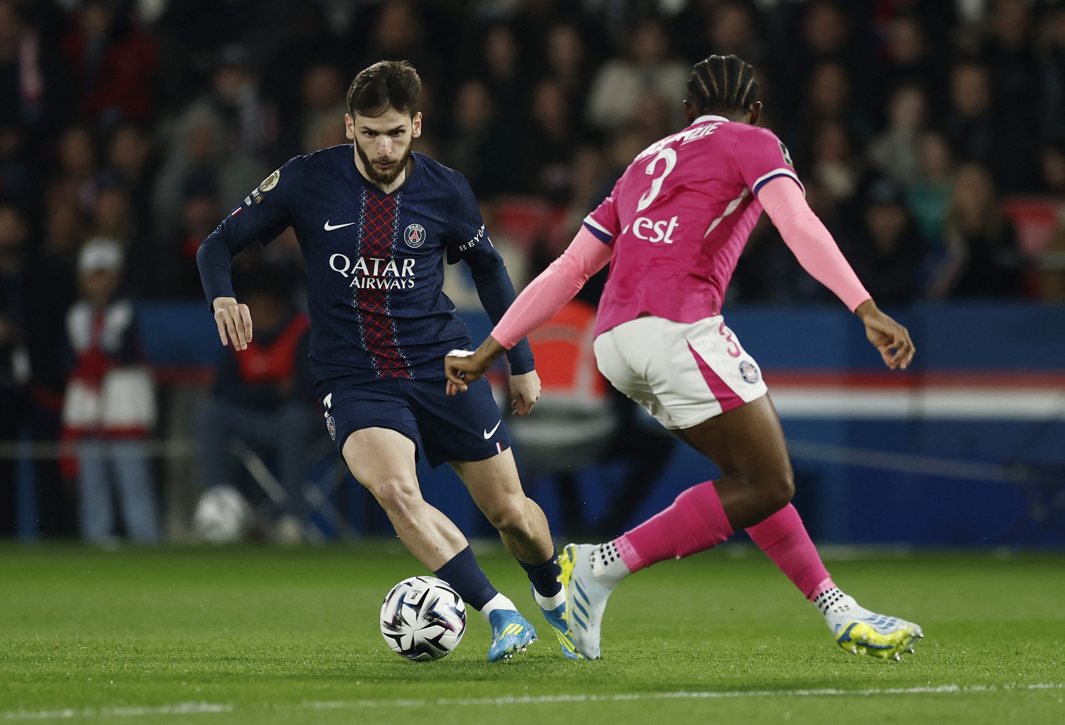 PSG khong con so 'bom tien', Liverpool moi la ke lac loi hinh anh