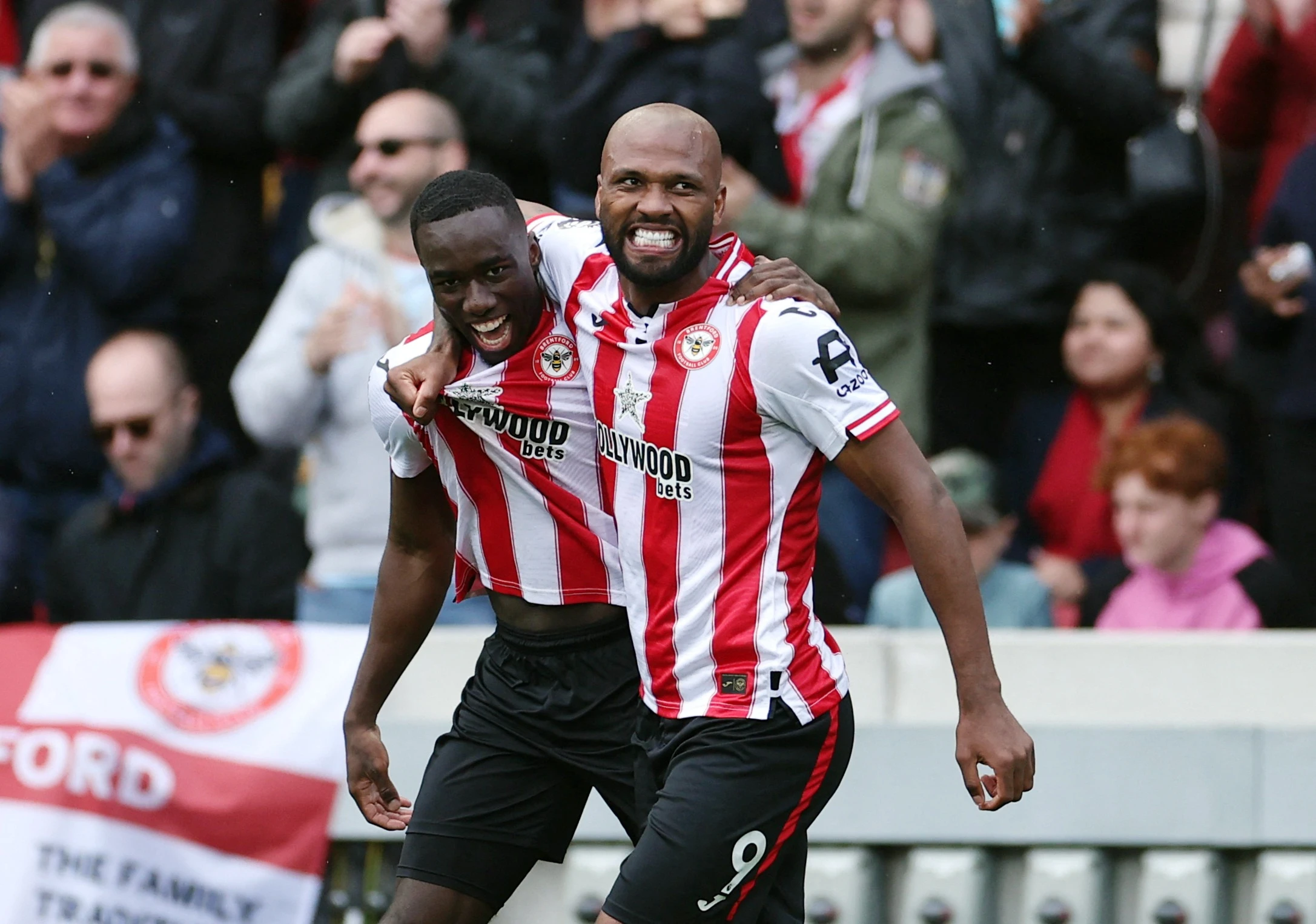 Lich su bong da Brazil duoc viet lai o Premier League hinh anh