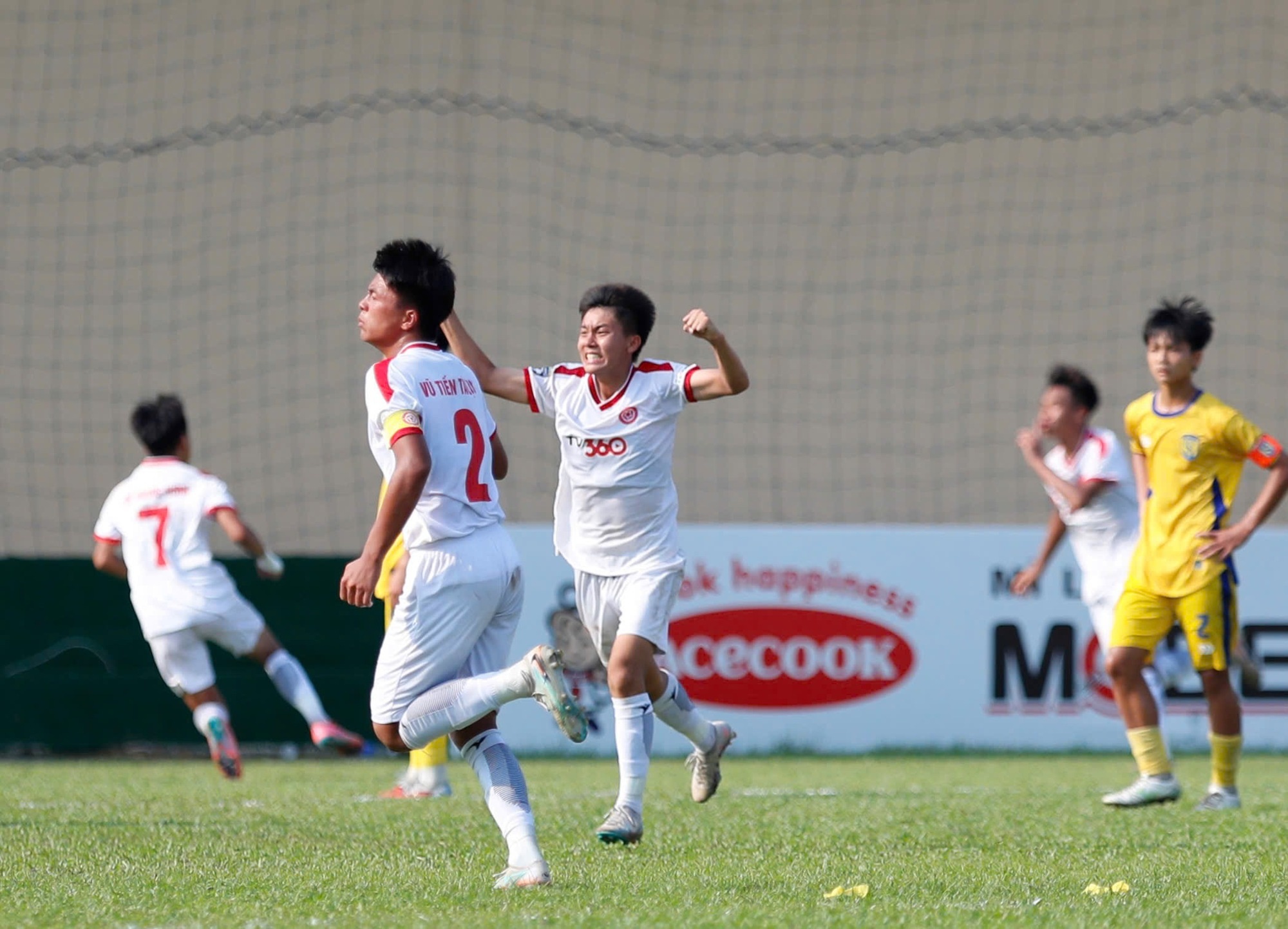 Ha Noi I gap The Cong Viettel I o chung ket U15 Quoc gia hinh anh