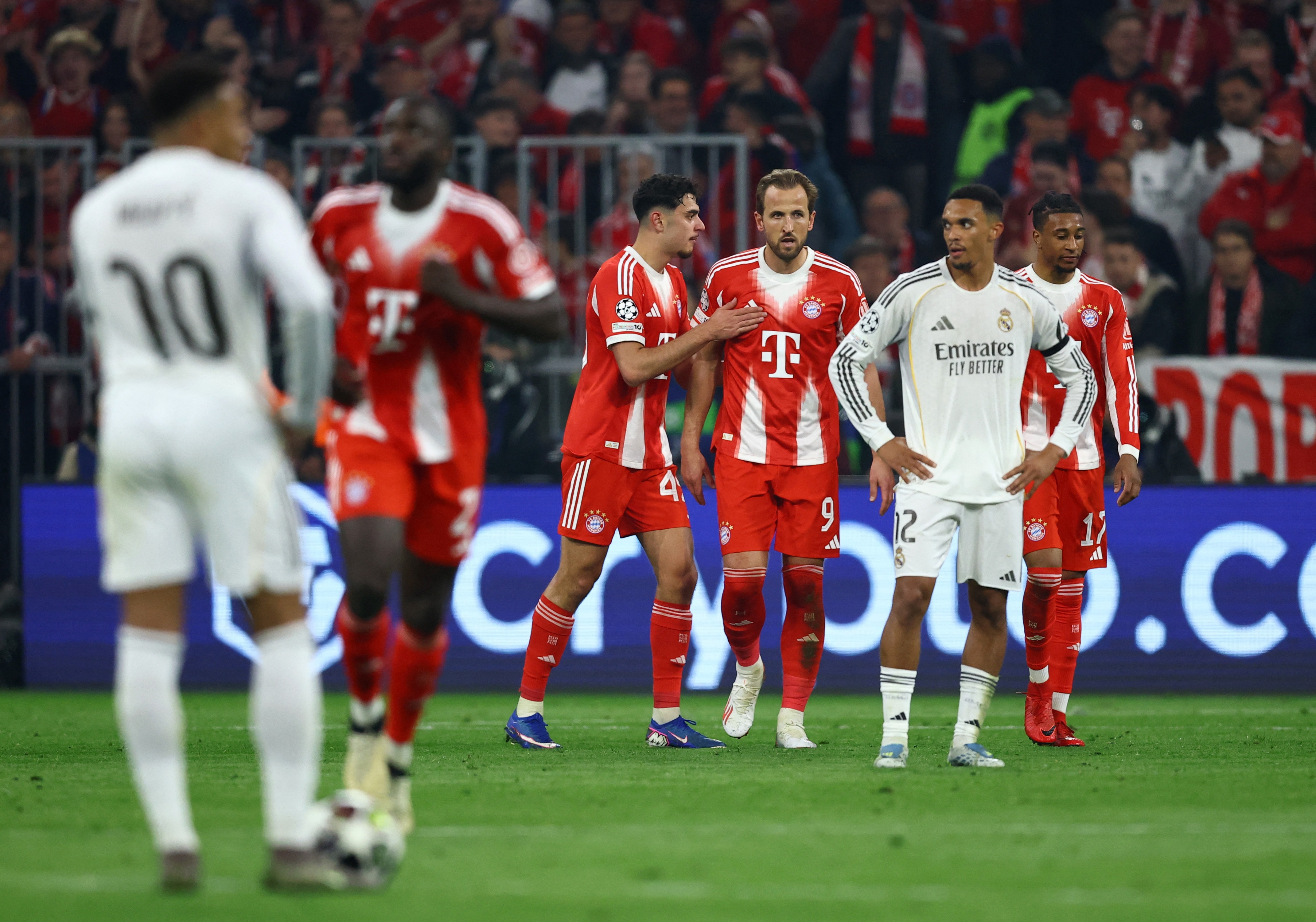 Kane chi ra cau thu chay canh hay nhat the gioi hinh anh